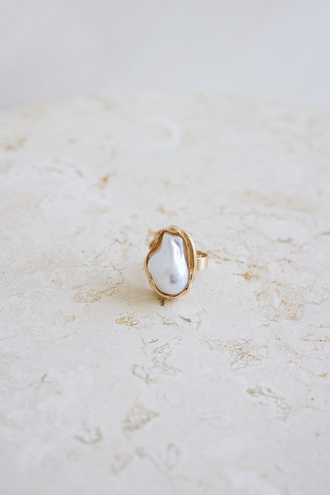 Beauty In Bold Ring Gold-Seaa Fashion