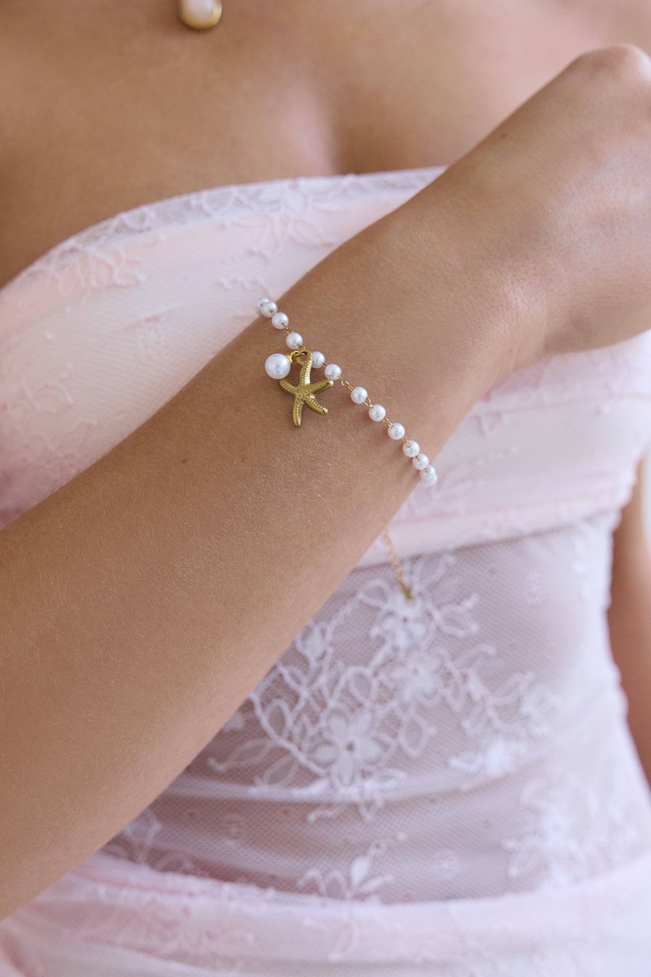 Vacay Vibes Bracelet Gold Pearl-Seaa Fashion