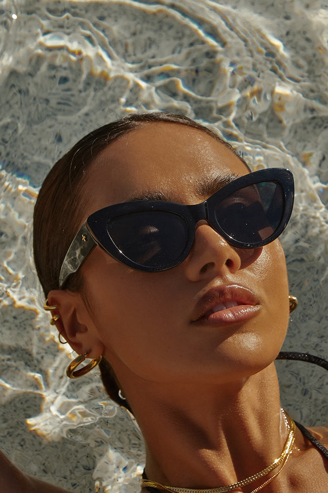 PETA + JAIN Georgina Sunglasses Black-Seaa Fashion