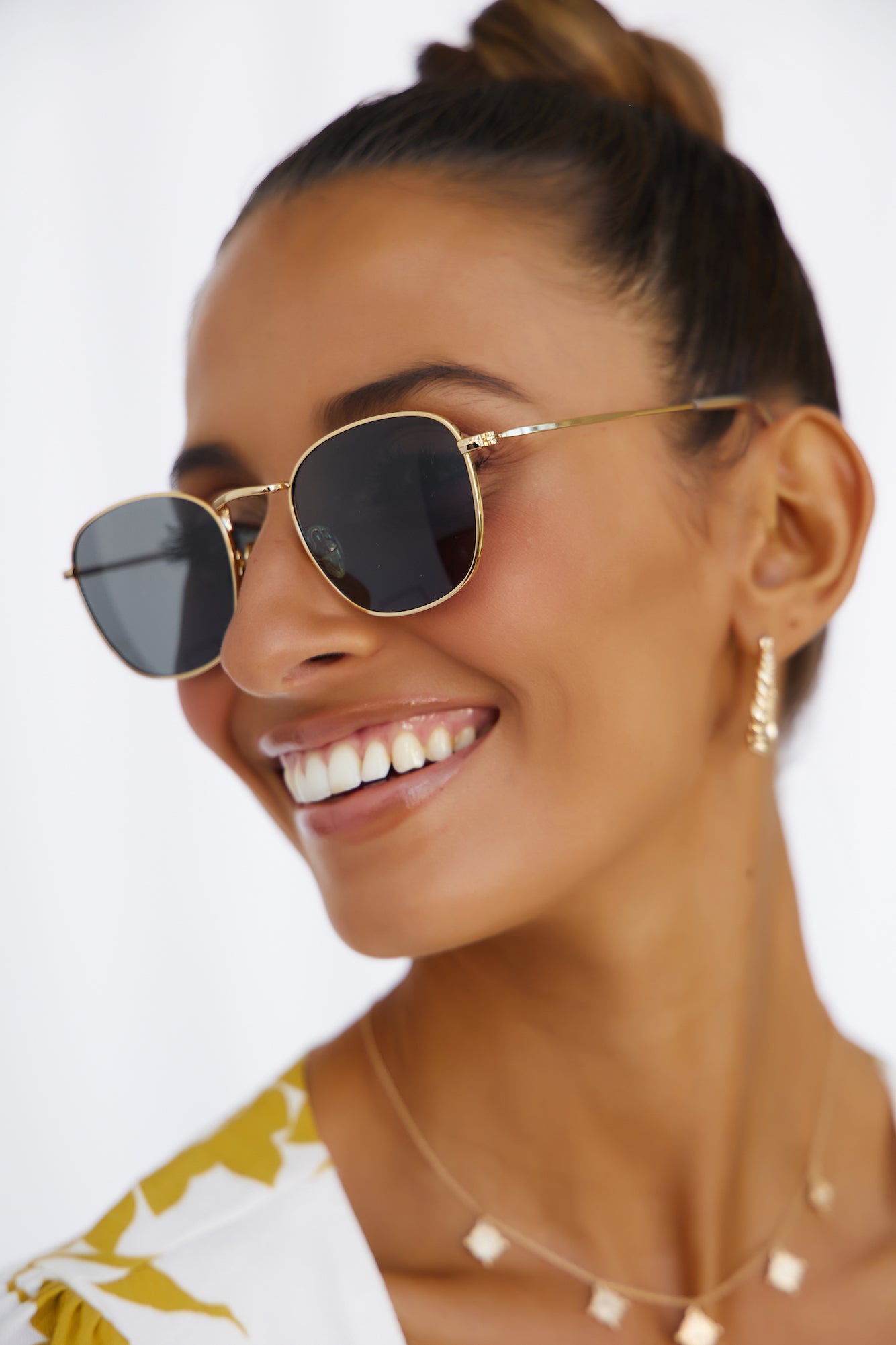 BANBÉ The Turlington Sunglasses Gold Smoke-Seaa Fashion