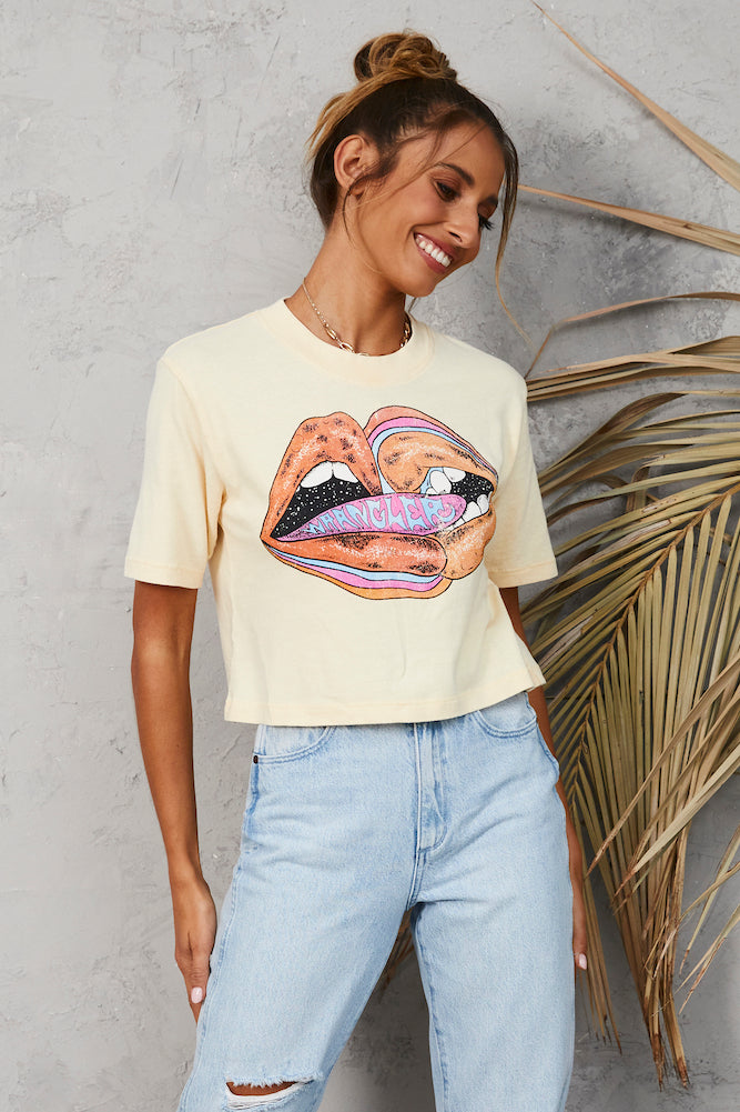 WRANGLER Double Lips Crop Tee-Seaa Fashion