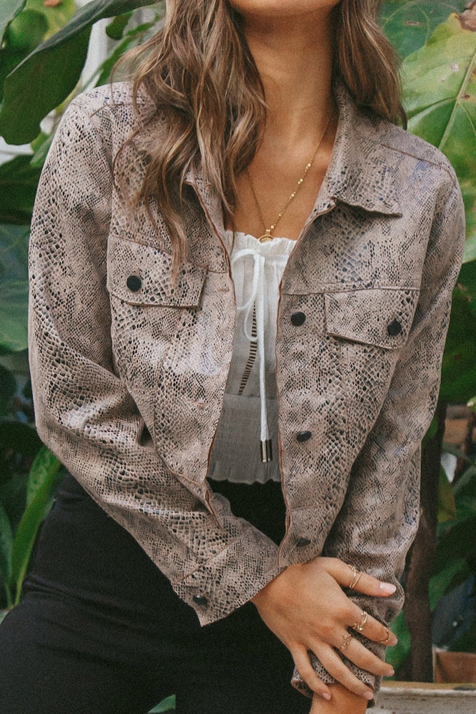 Only In The West Cropped Jacket Snake-Seaa Fashion