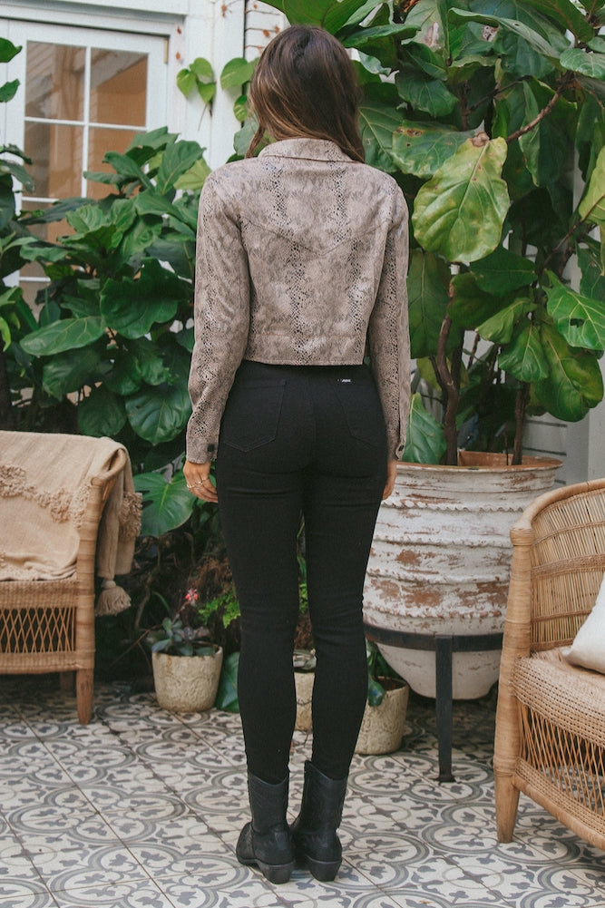 Only In The West Cropped Jacket Snake-Seaa Fashion