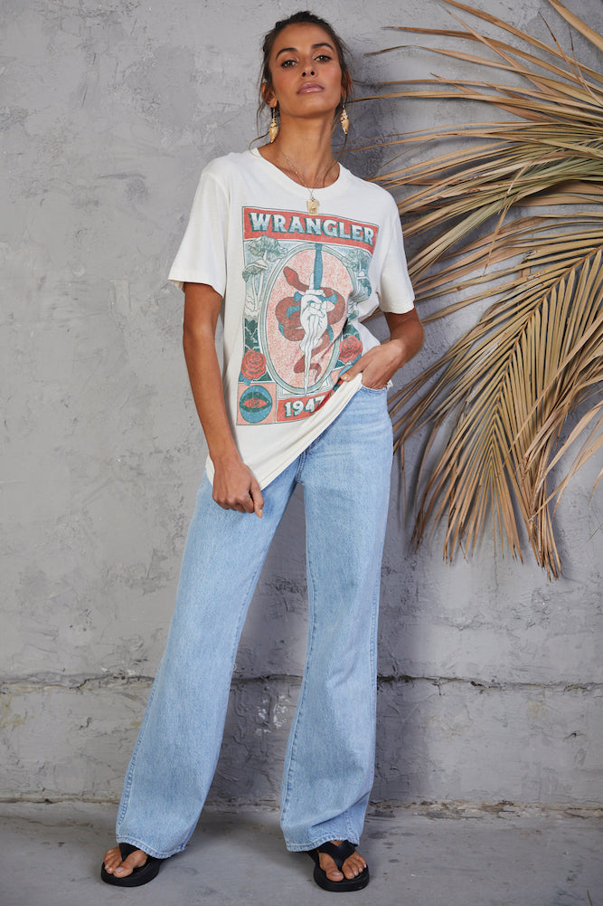 WRANGLER Burning Bright OS Tee Ecru-Seaa Fashion