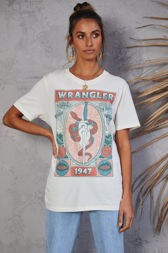 WRANGLER Burning Bright OS Tee Ecru-Seaa Fashion