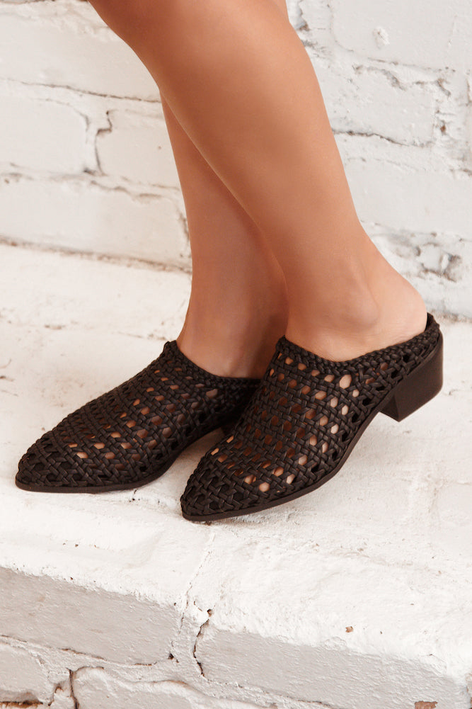 THERAPY Porto Mules Black-Seaa Fashion