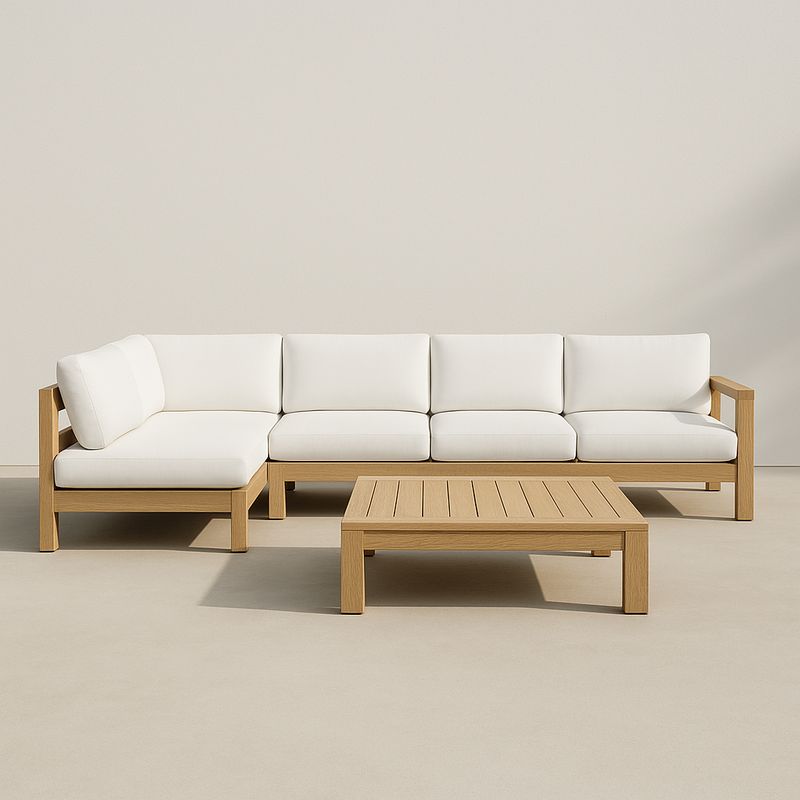 Ecksofa-Set aus Teakholz mit Tisch und weißen Polstern für Außenbereich