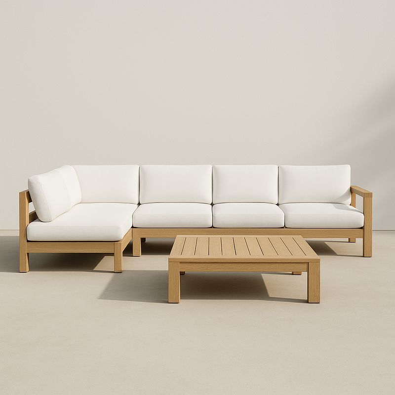 Ecksofa-Set aus Teakholz mit Tisch und weißen Polstern für Außenbereich
