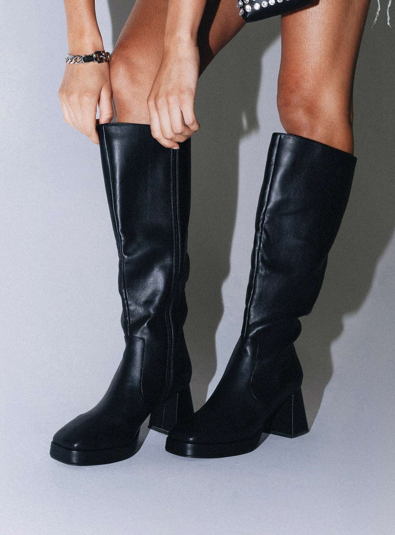 Lawrence Boots Black-Vipp Girl