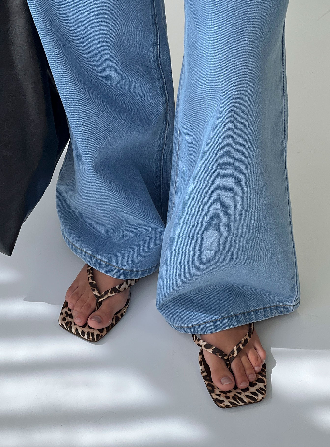 Billini Tove Sandals Leopard Satin-Vipp Girl