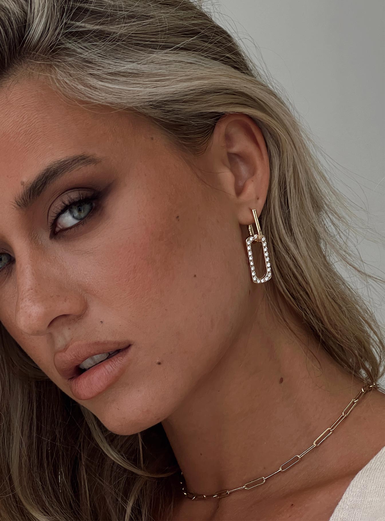 Mercer Sparkle Earrings Gold-Vipp Girl