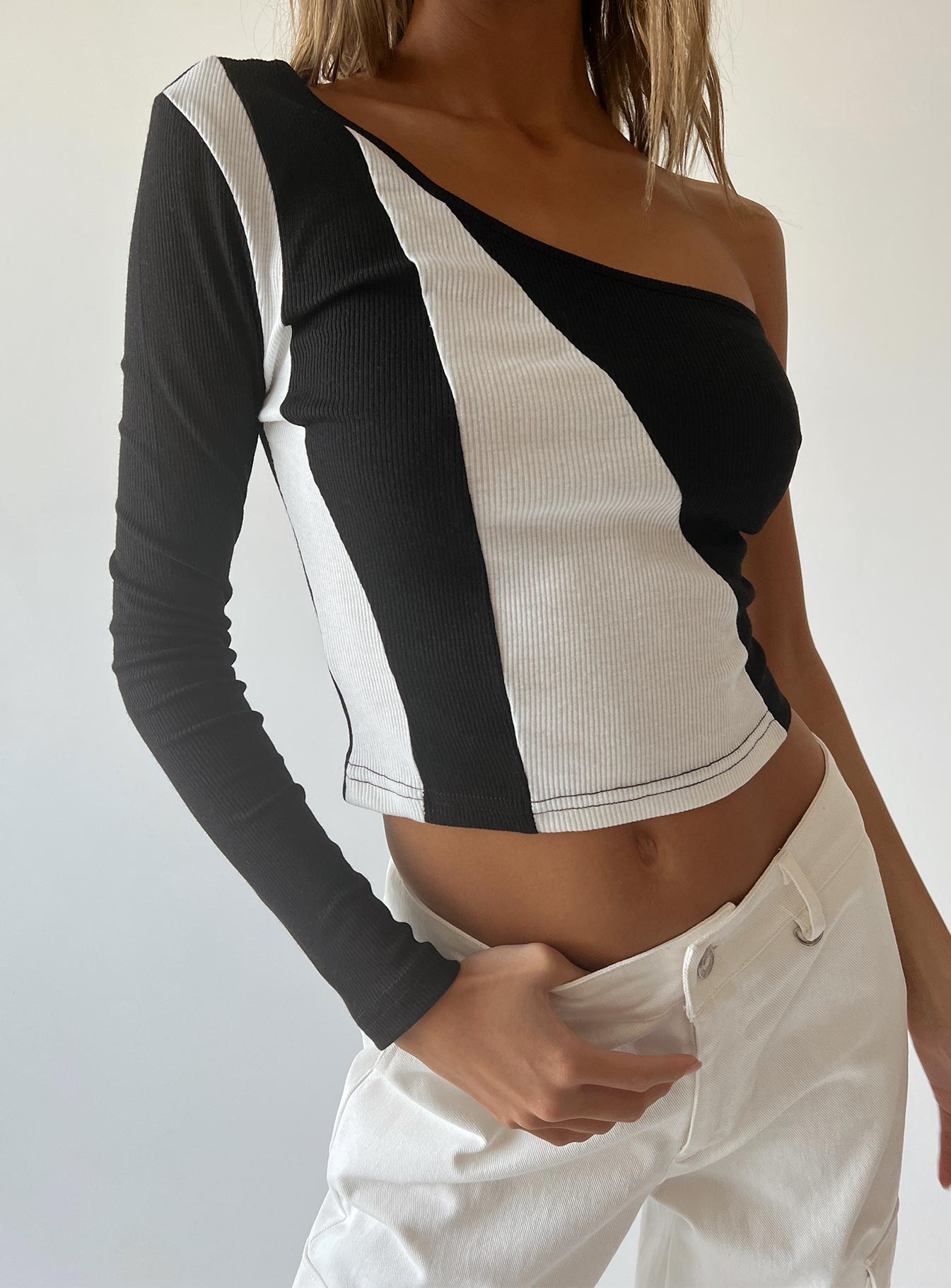 Matty Long Sleeve Top Black / White-Vipp Girl