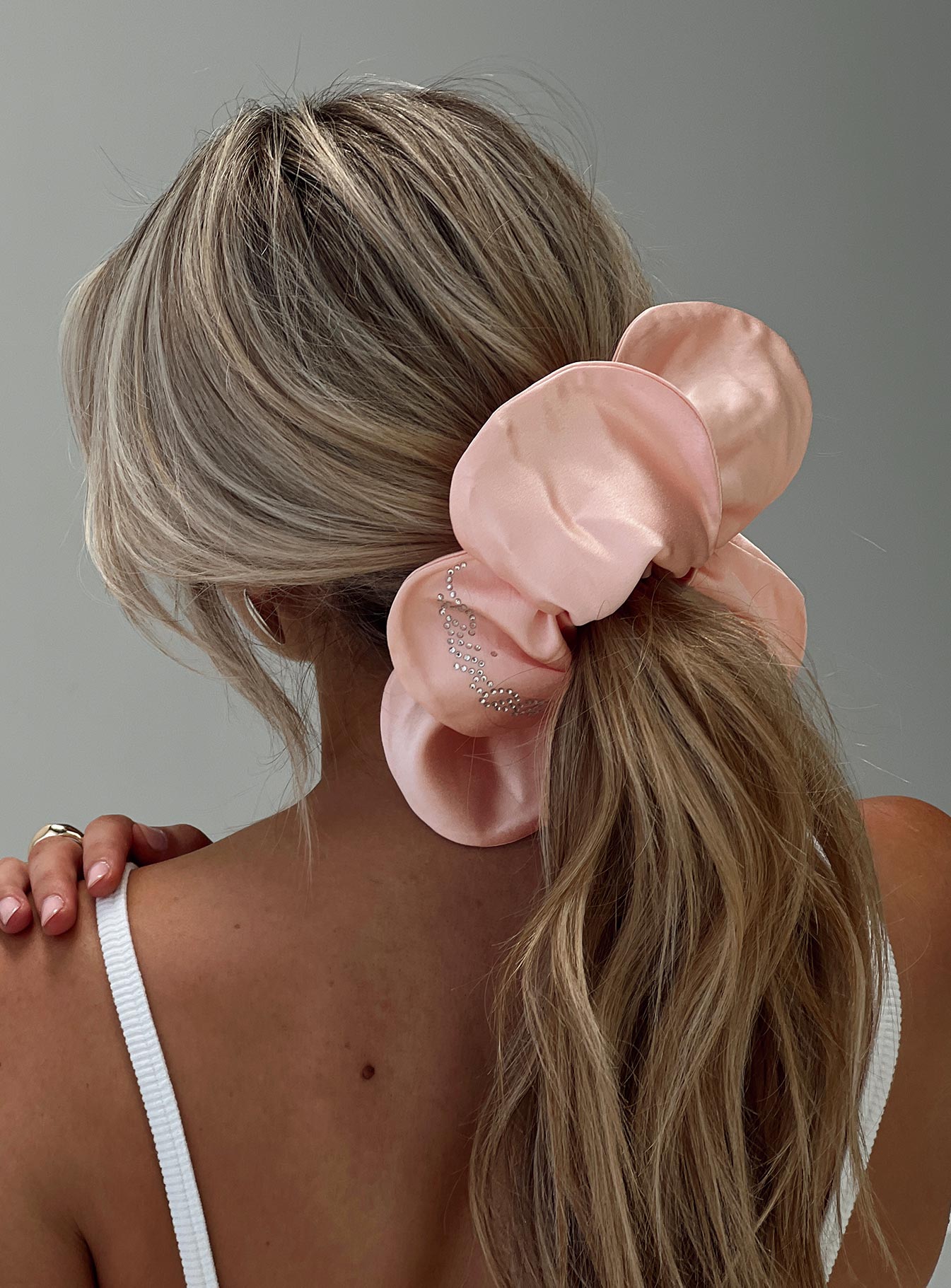 Monrow Scrunchie Pink-Vipp Girl