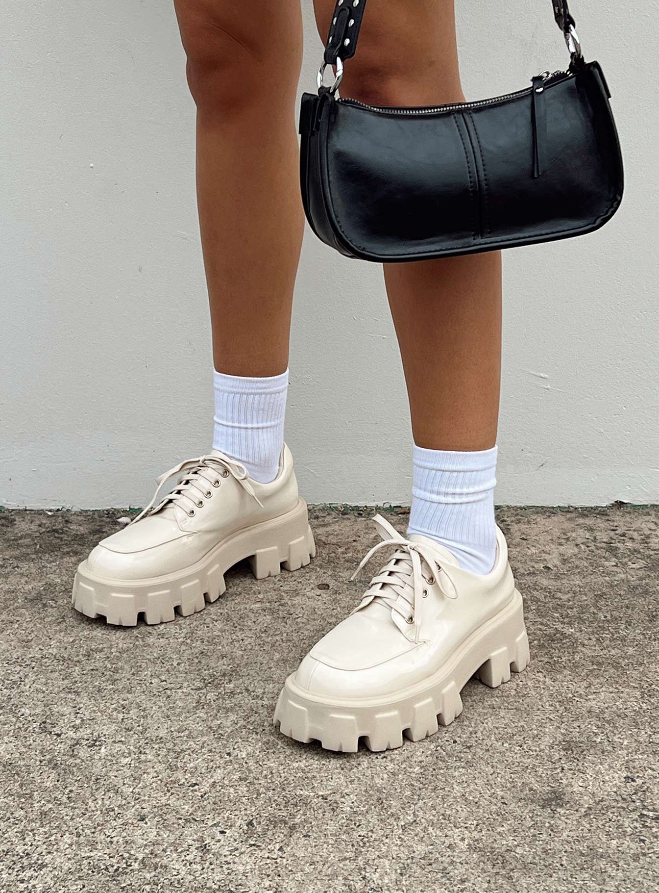 Mia Shoes Beige-Vipp Girl