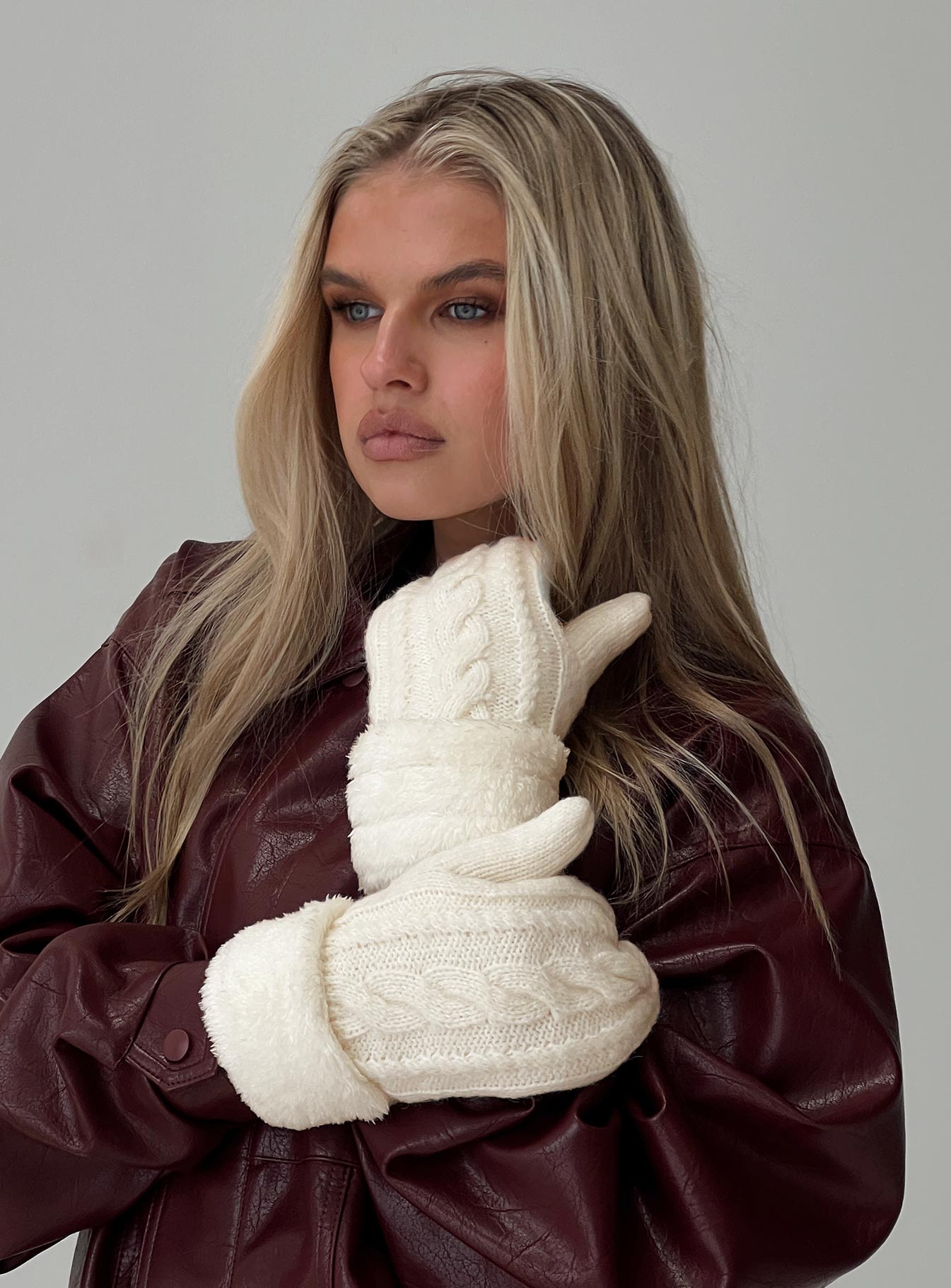 Charel Mittens White-Vipp Girl