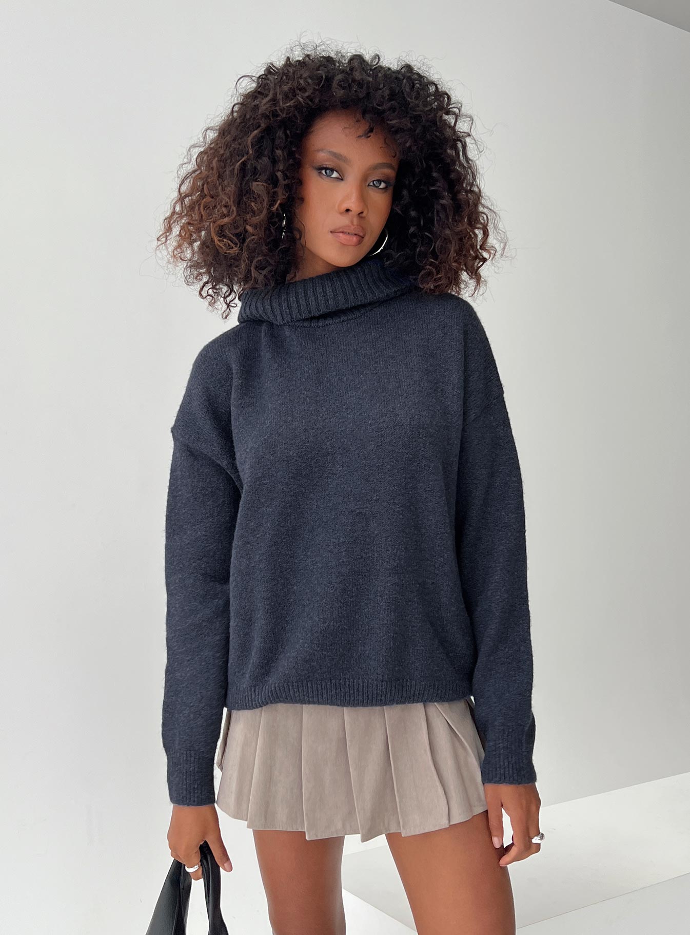 Oswin Turtleneck Sweater Navy-Vipp Girl