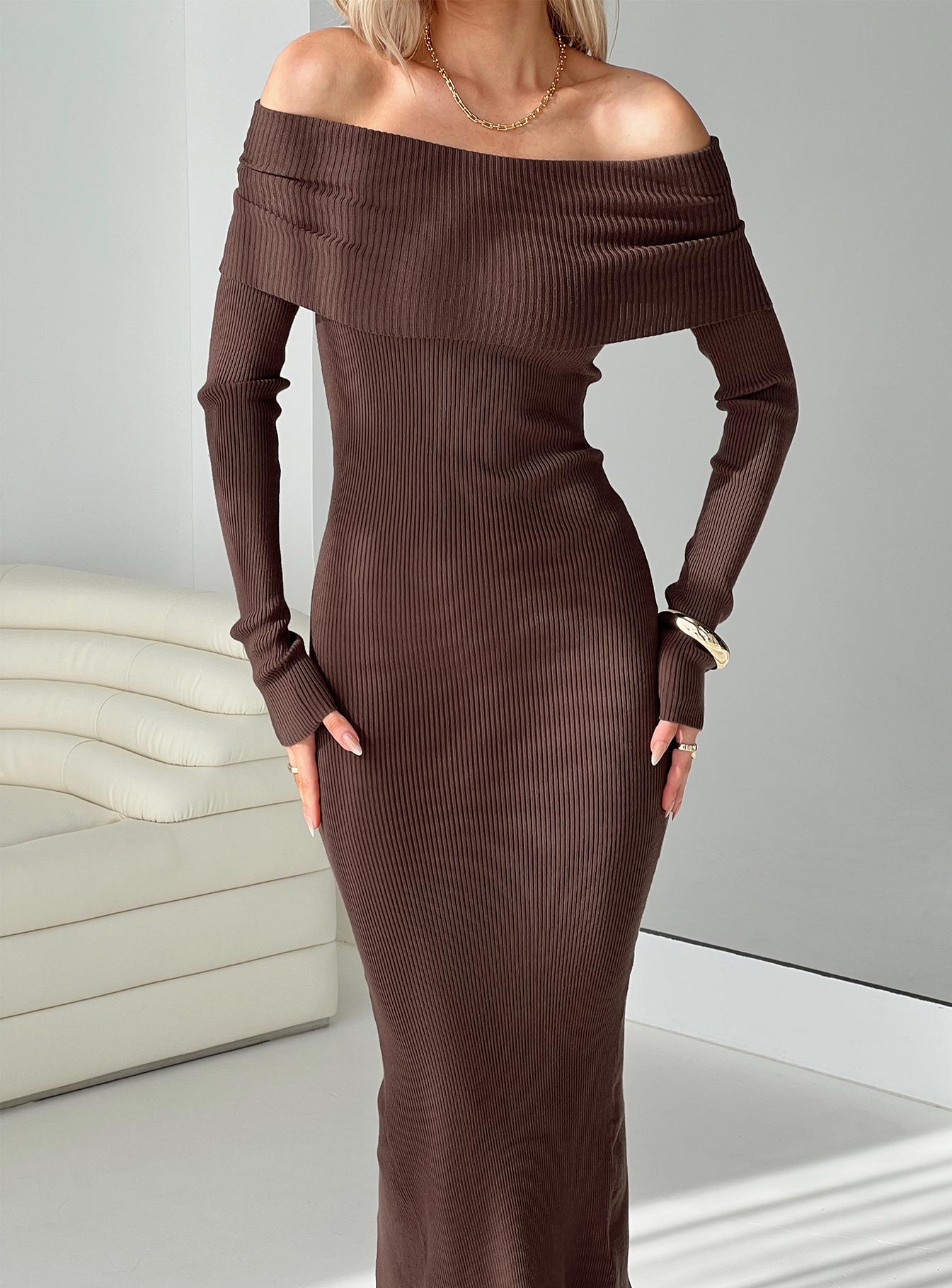 Phylis Off The Shoulder Maxi Dress Chocolate-Vipp Girl