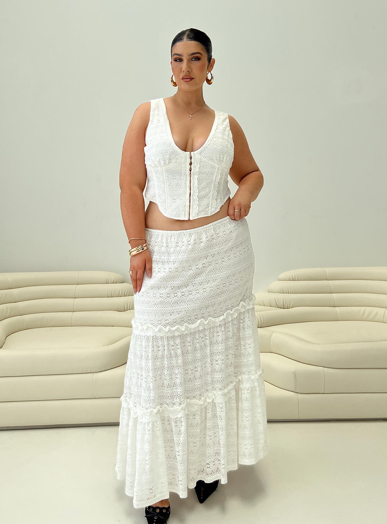Buttacupe Lace Maxi Skirt White Curve-Vipp Girl
