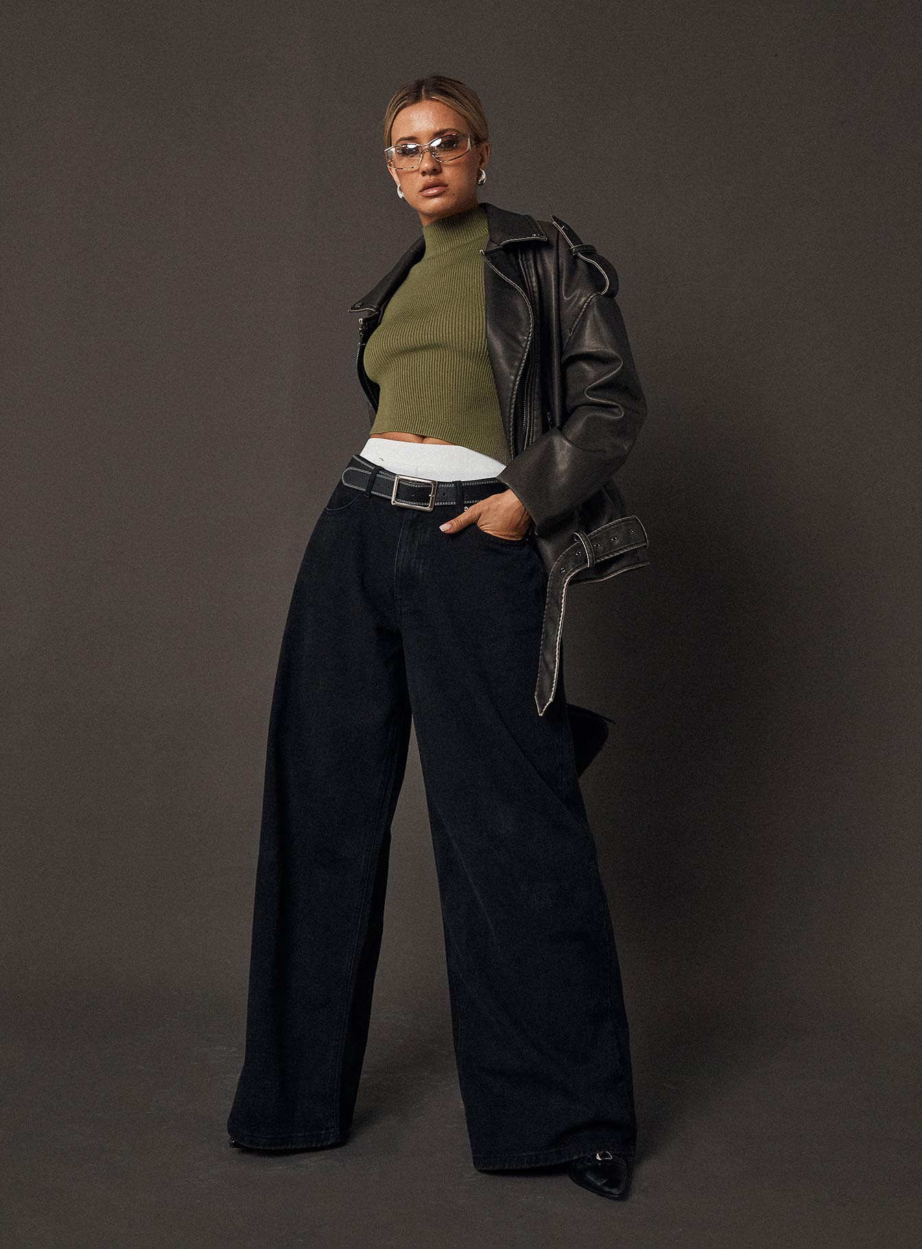 Naylor Mid Rise Wide Leg Jeans Washed Black Tall-Vipp Girl