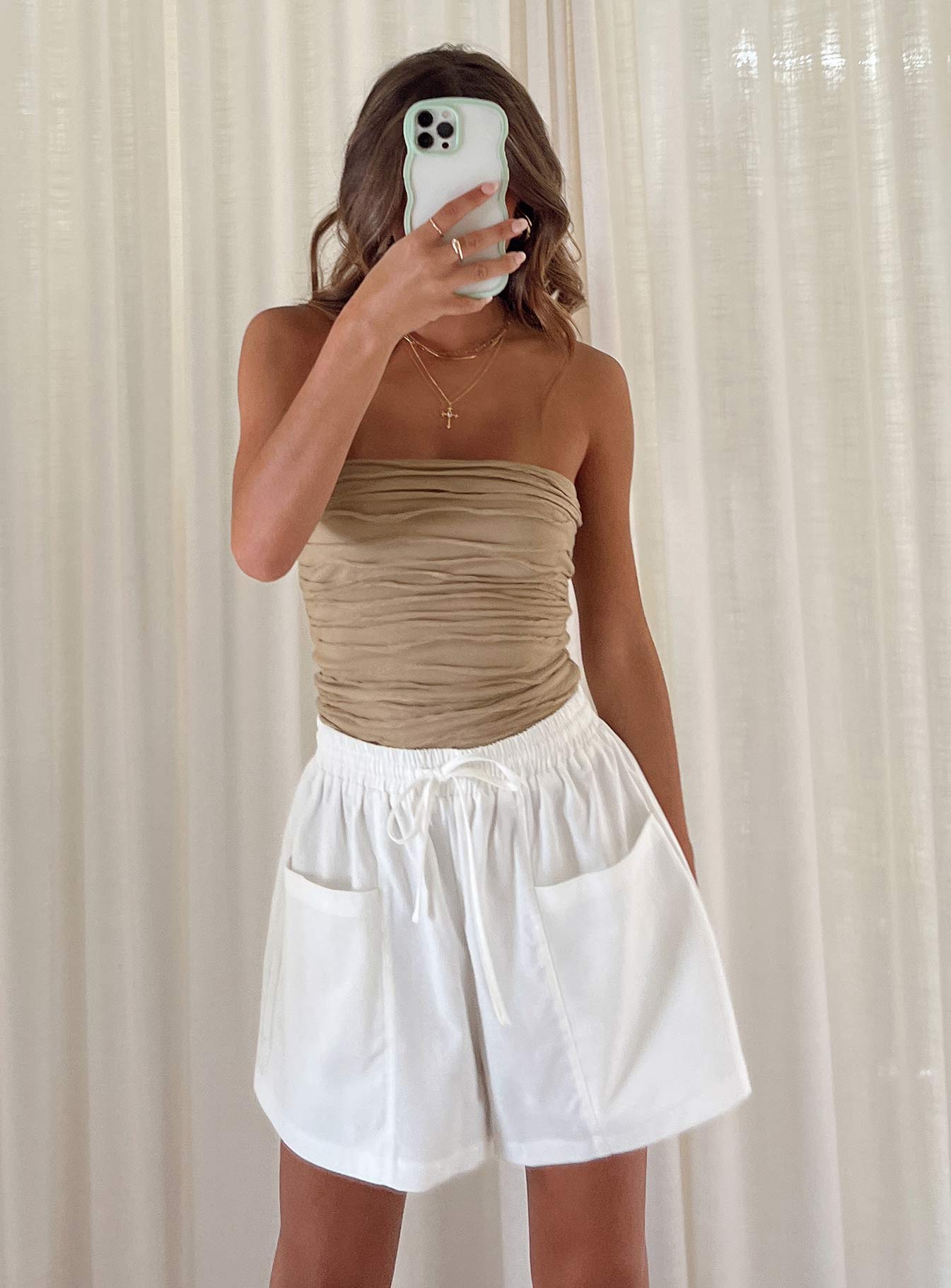 Brunie Shorts White-Vipp Girl