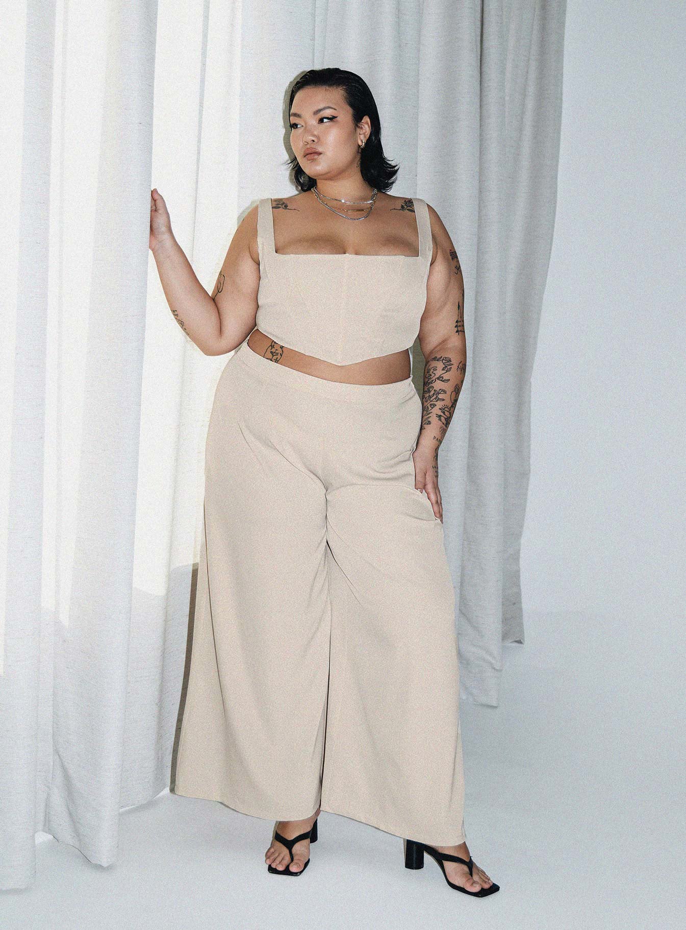 Elias Set Beige Curve-Vipp Girl