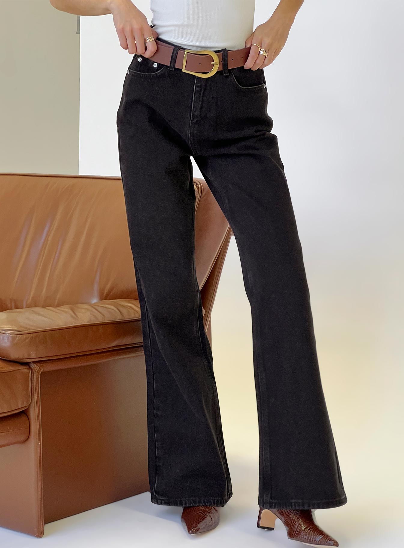 Maple Mid Rise Flare Washed Black-Vipp Girl