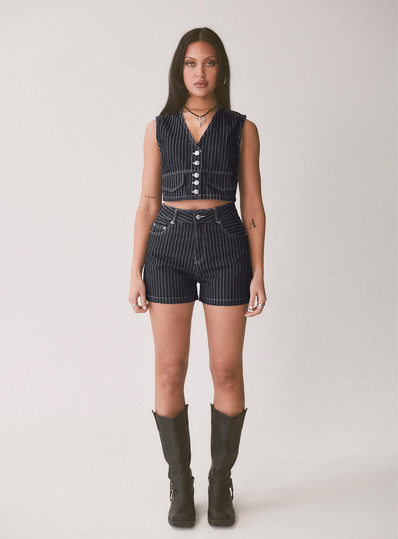 Rathlyn Pinstripe Shorts Dark Denim-Vipp Girl