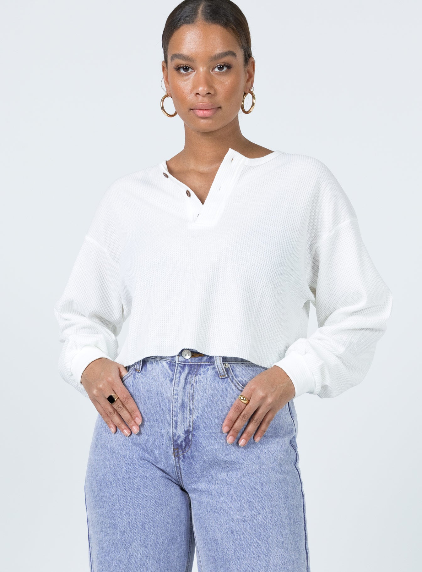 Mia Cropped Henley White-Vipp Girl