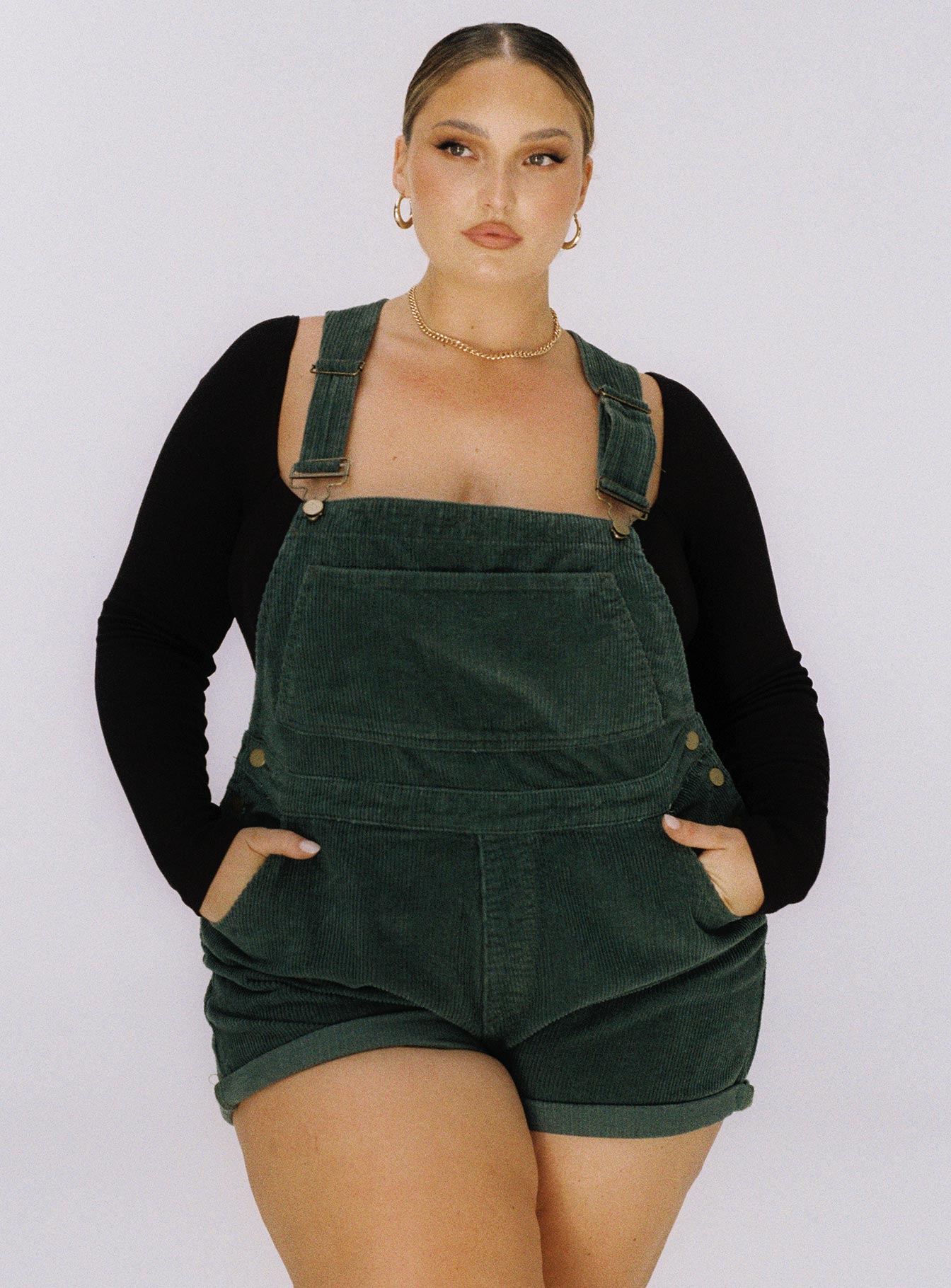 Kacey Short Overalls Khaki Curve-Vipp Girl