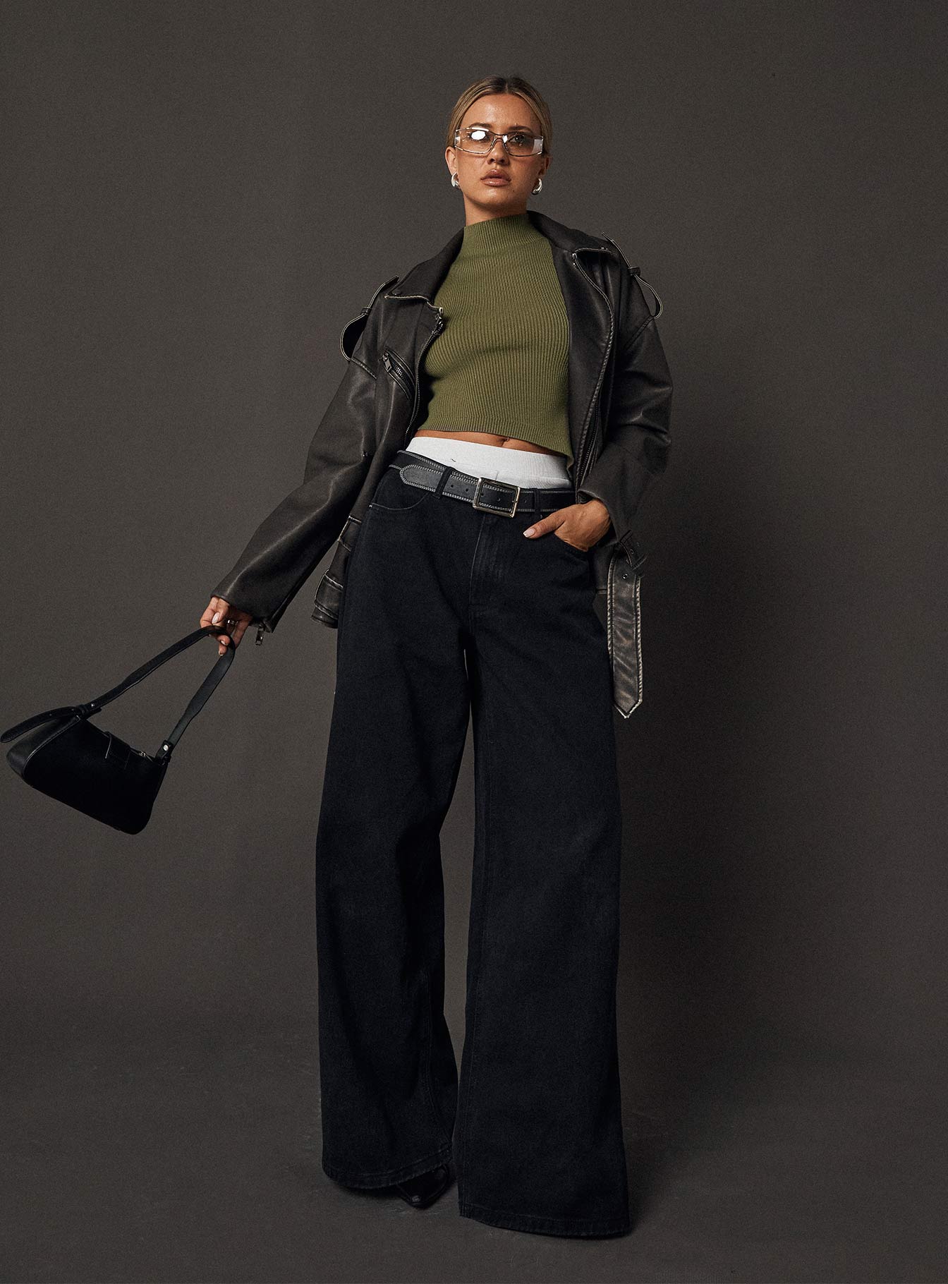 Naylor Mid Rise Wide Leg Jeans Washed Black Tall-Vipp Girl