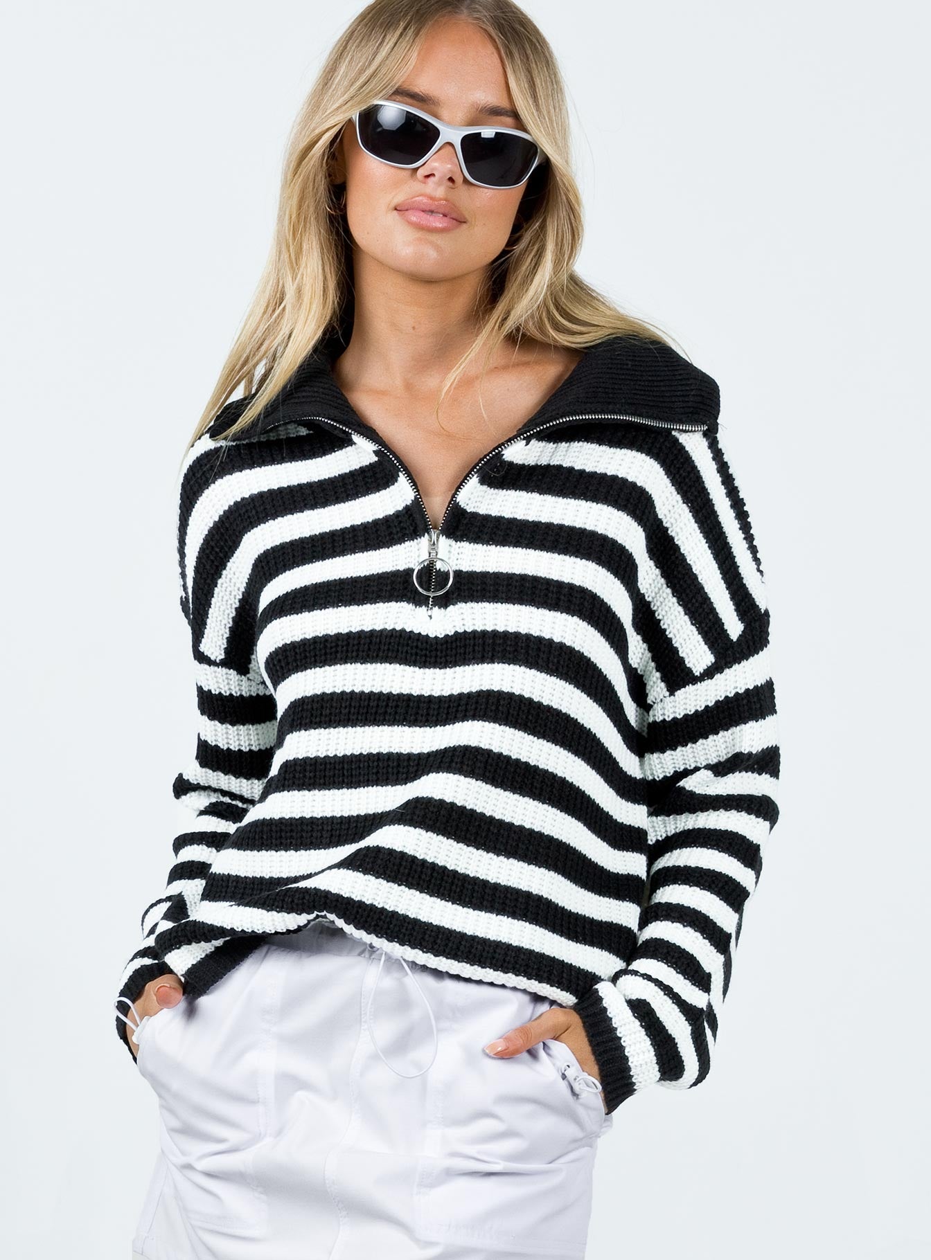 Elowra Sweater Black/White-Vipp Girl
