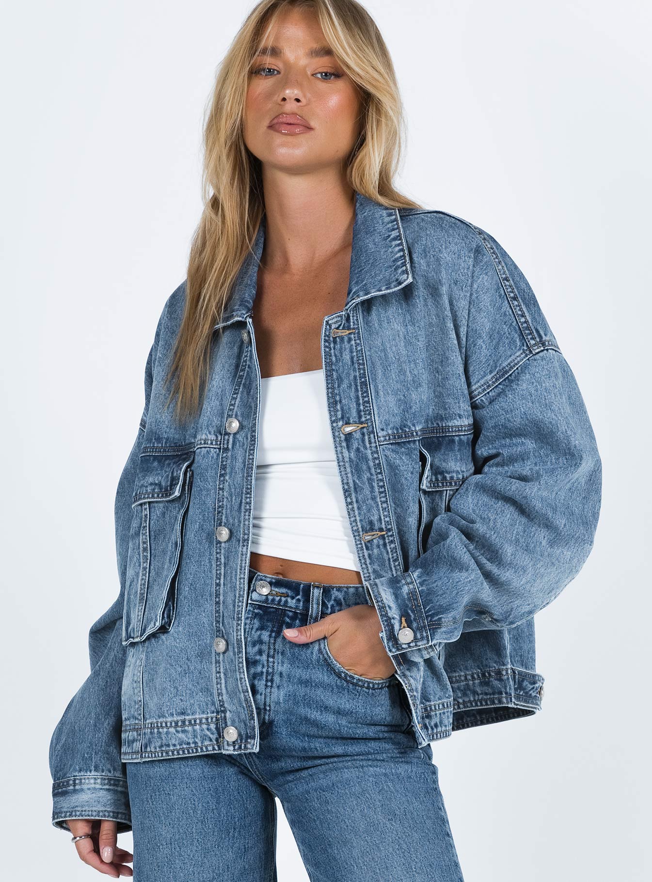 Kier Oversized Jacket Denim Mid Wash-Vipp Girl