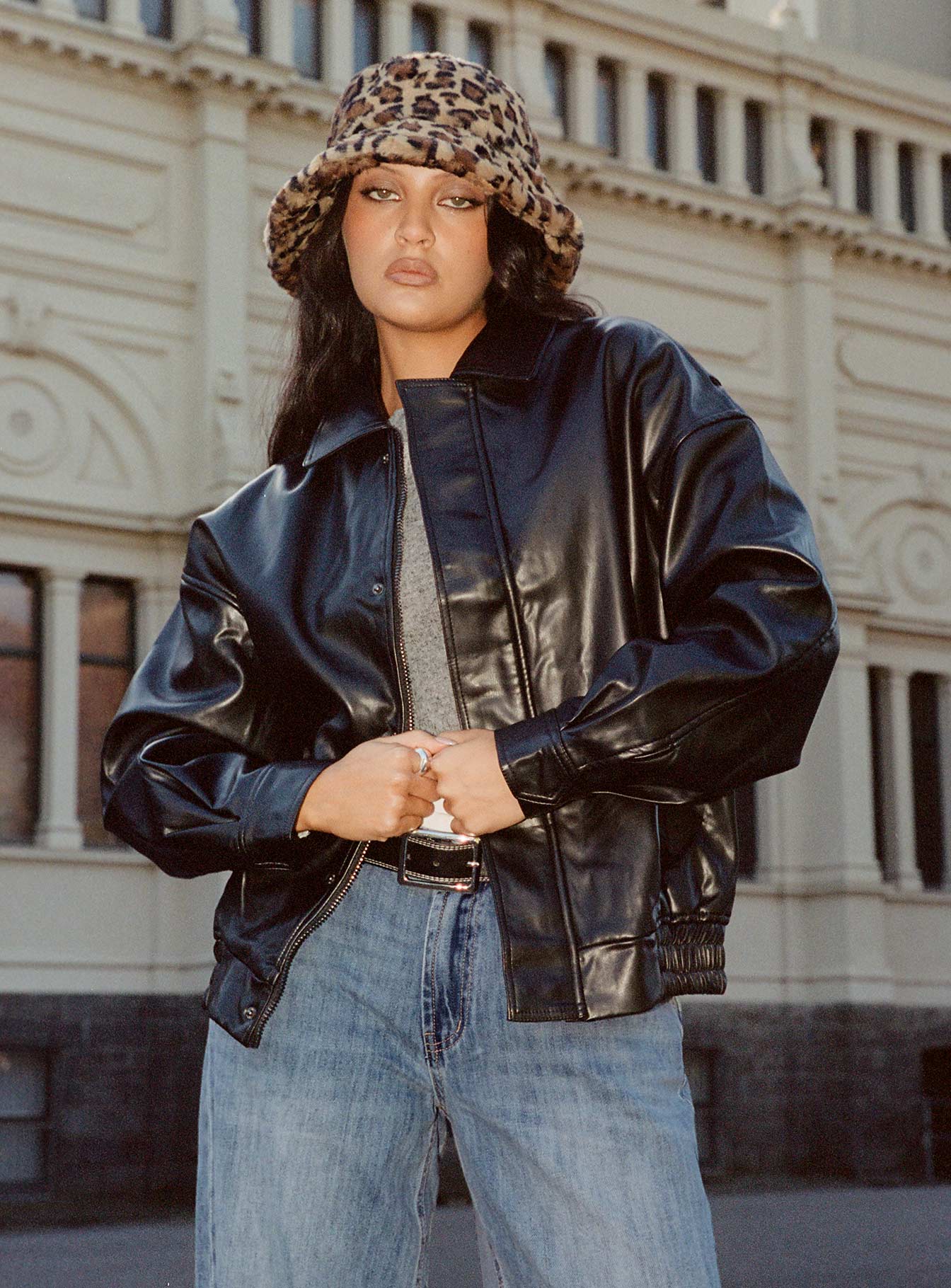 Kenny Bomber Jet Black-Vipp Girl