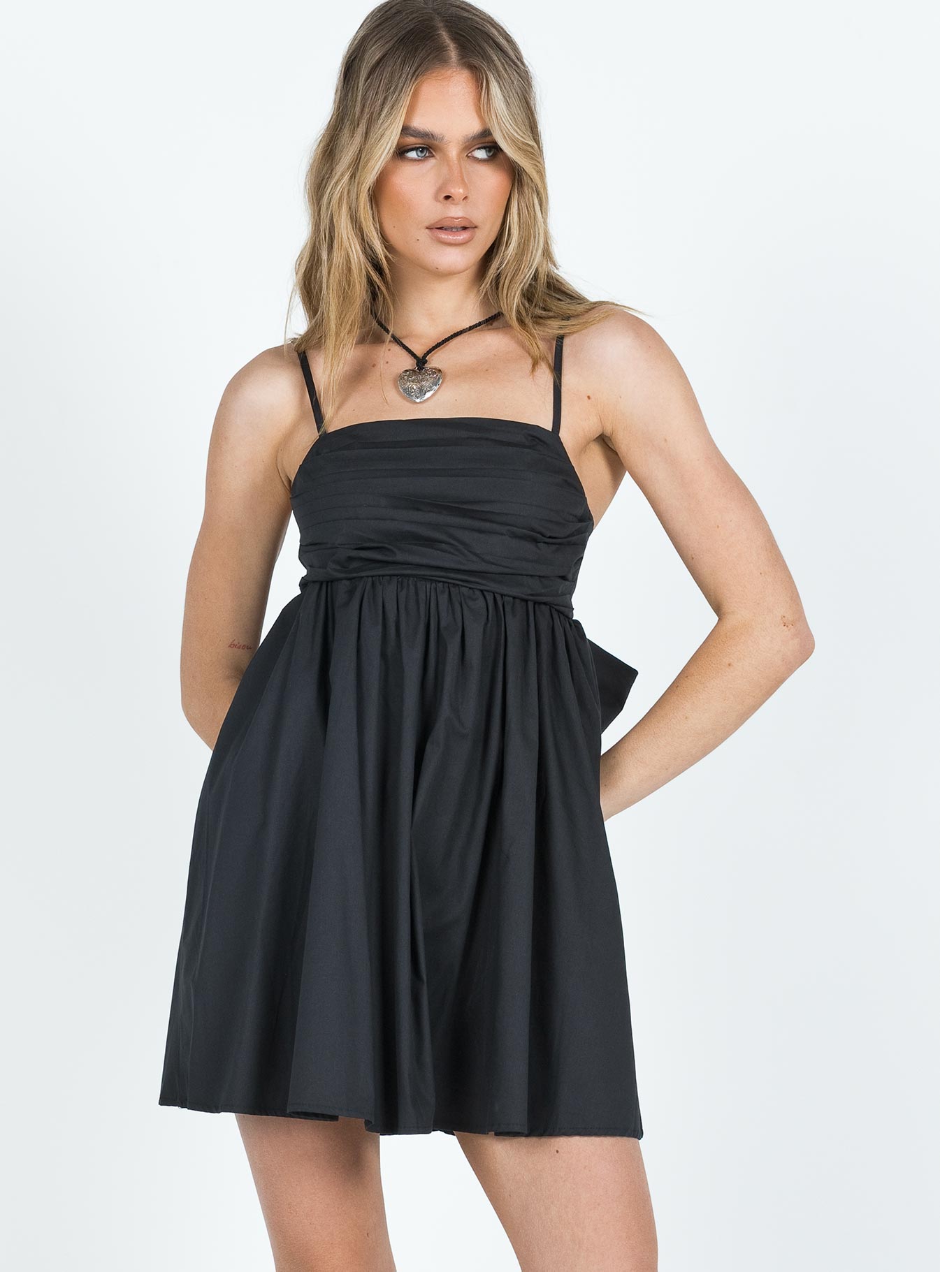 Lynelle Bow Mini Dress Black-Vipp Girl