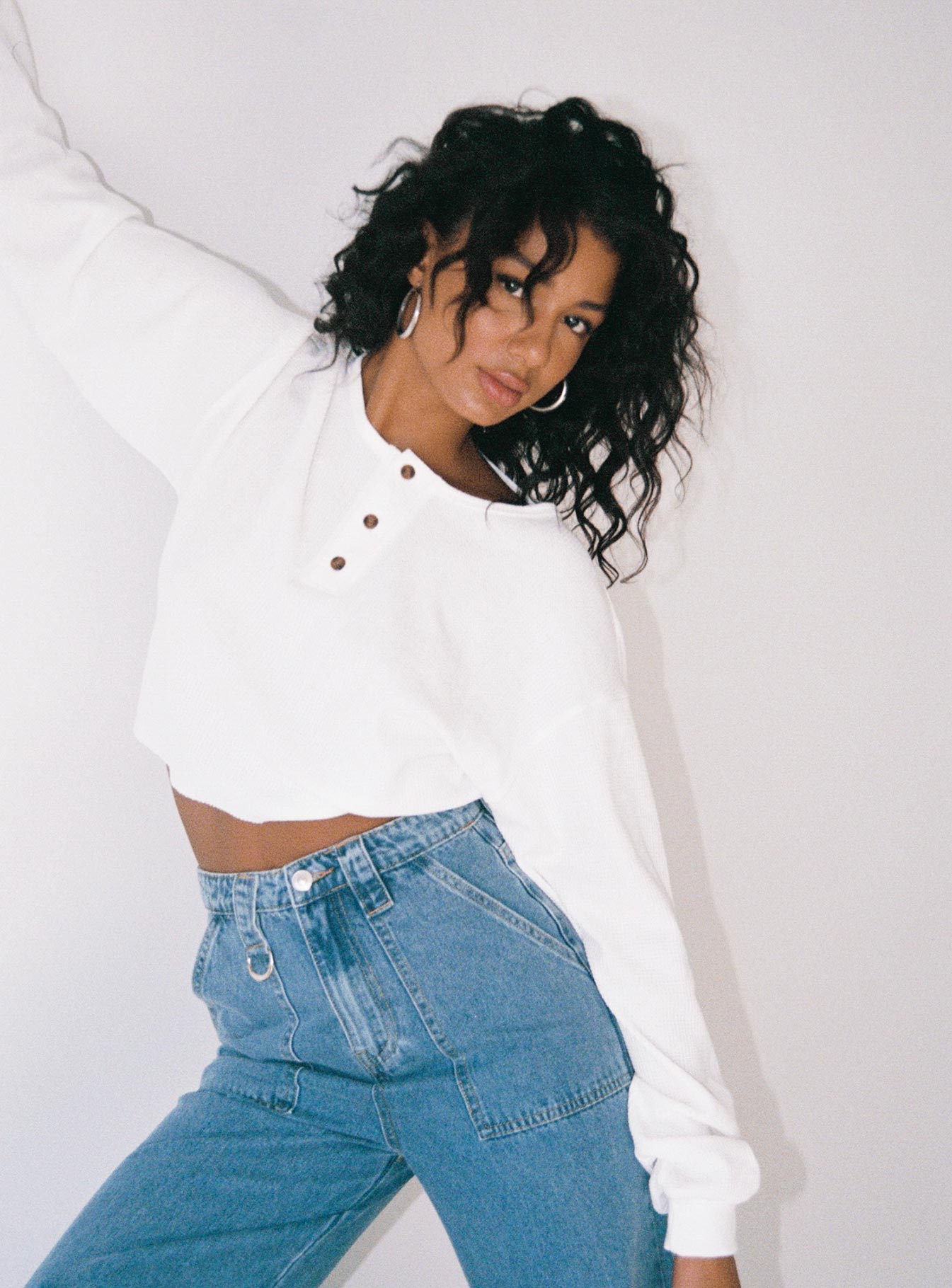 Mia Cropped Henley White-Vipp Girl