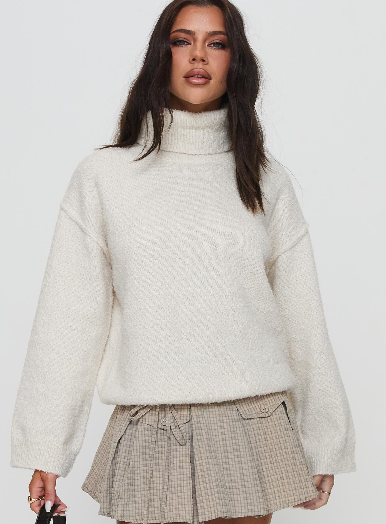 Finnien Boucle Turtleneck Sweater Cream-Vipp Girl
