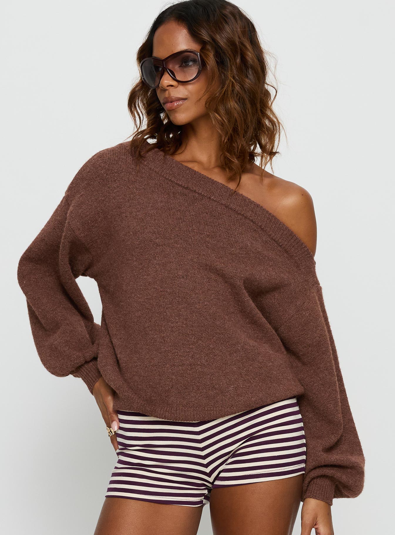 Noble Off The Shoulder Sweater Chocolate-Vipp Girl