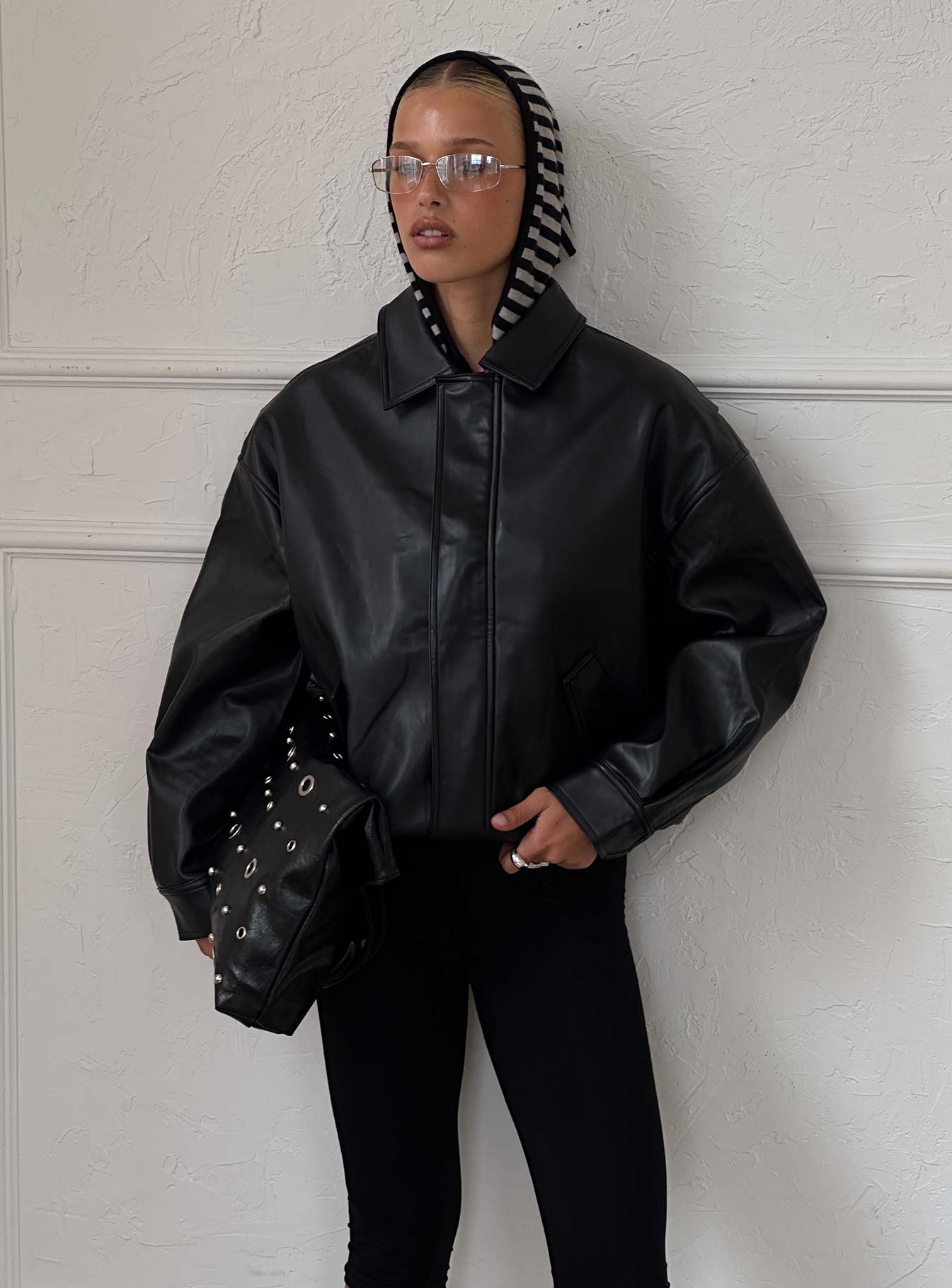 Kenny Bomber Jet Black-Vipp Girl