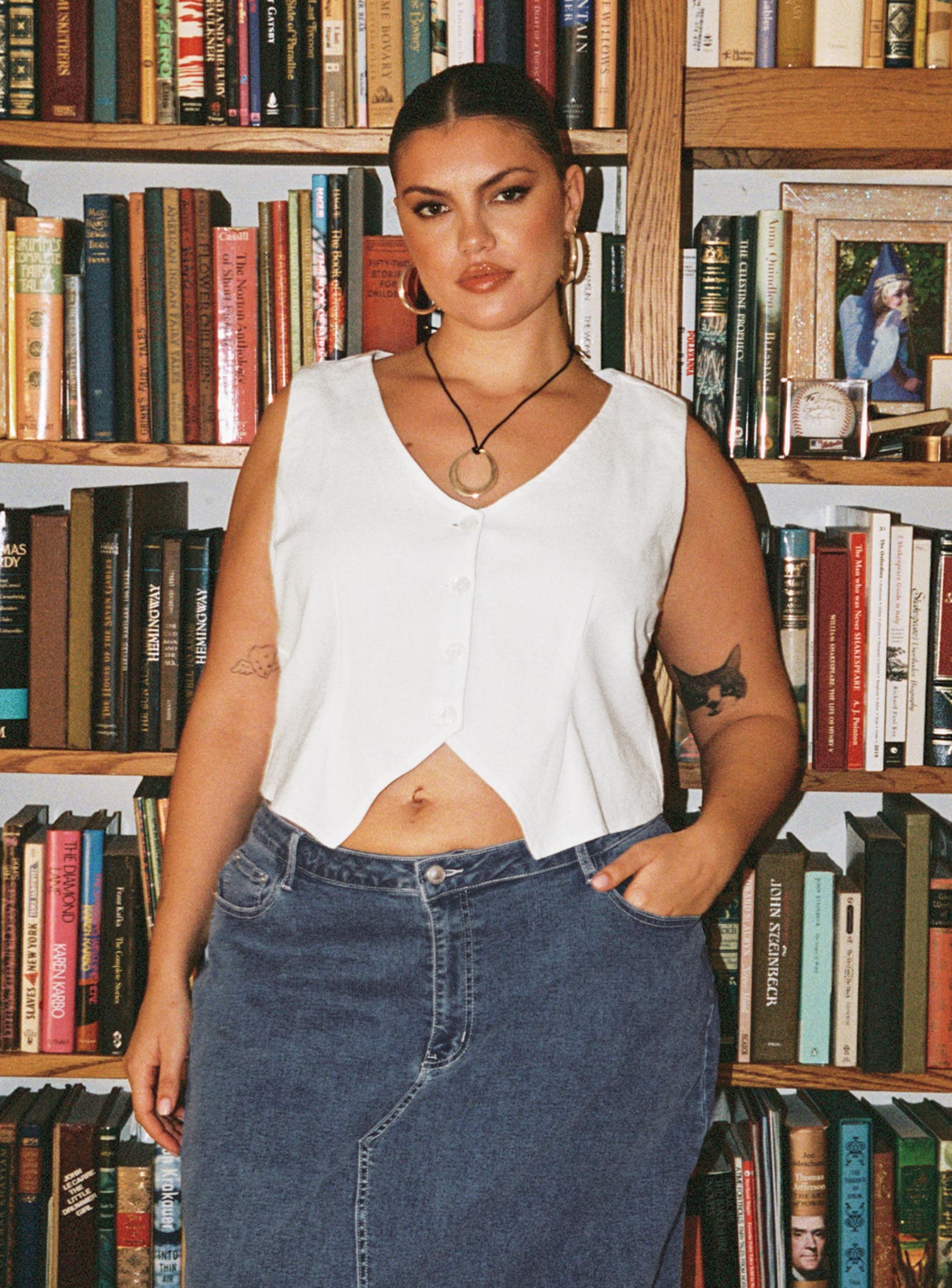 Capone Vest Ivory Curve-Vipp Girl