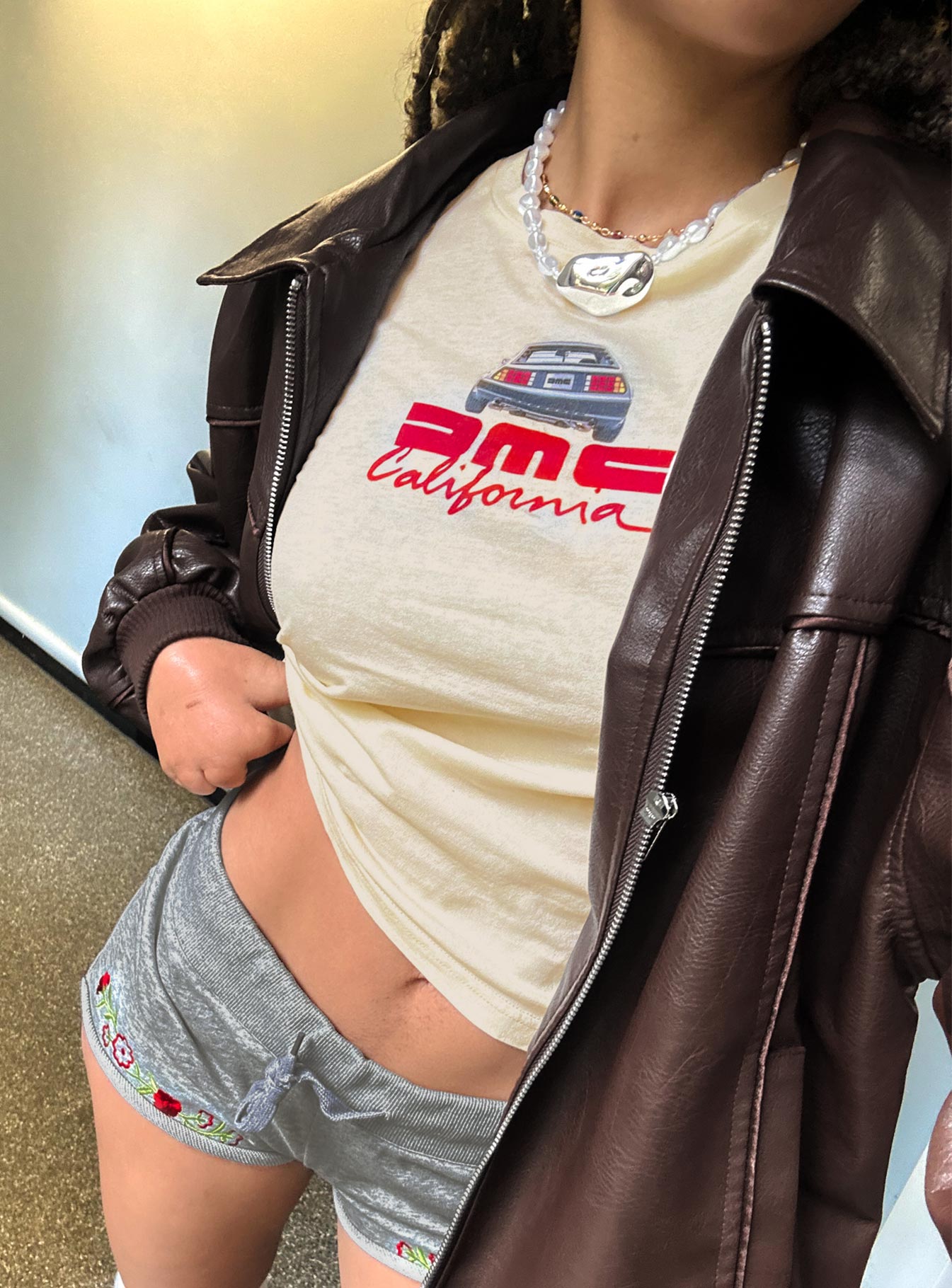 Dmc Cali Tee White-Vipp Girl