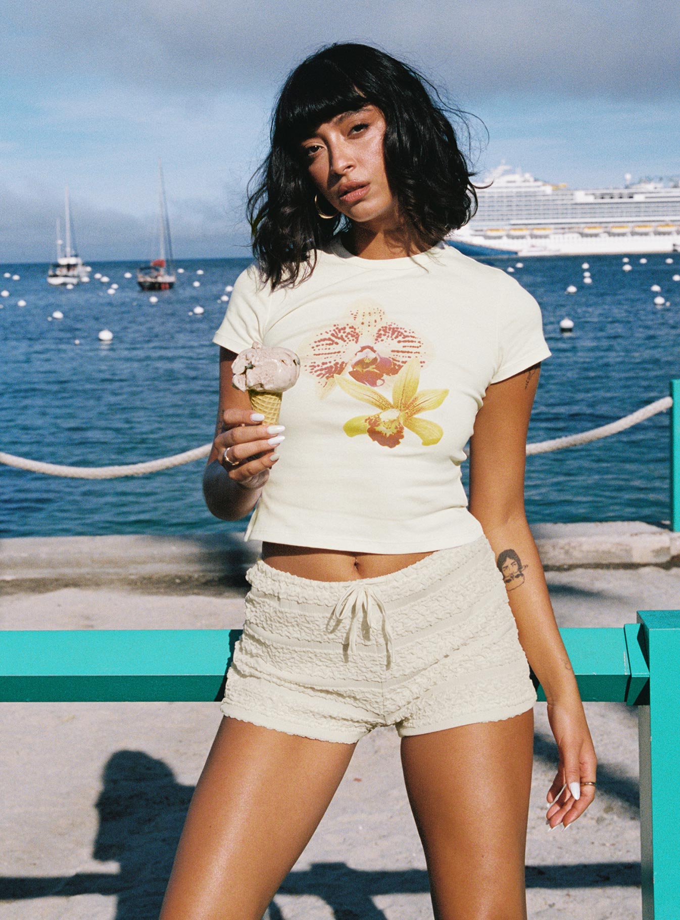 Pinup Broderie Micro Shorts Cream-Vipp Girl