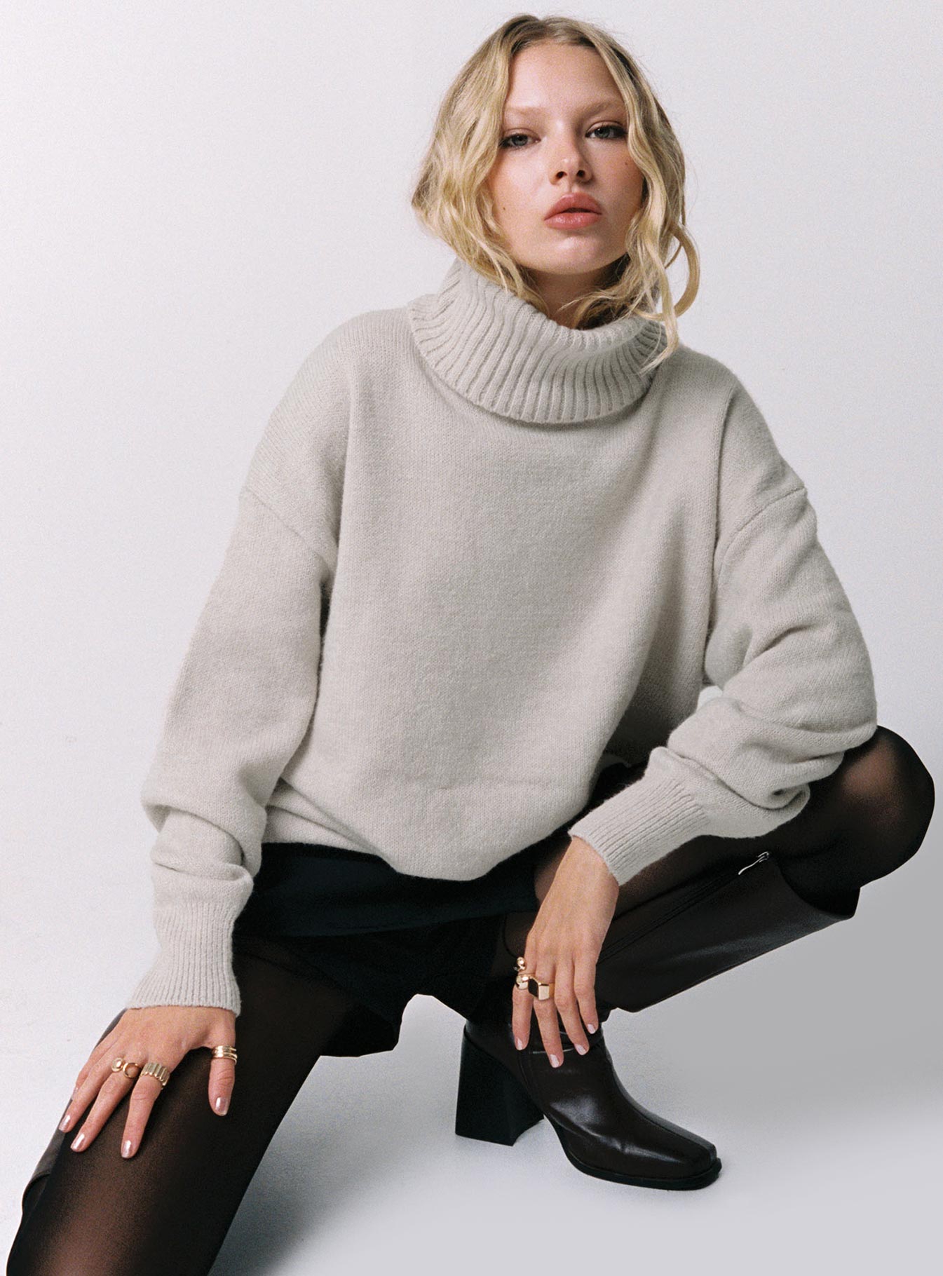 Oswin Turtleneck Sweater Oatmeal-Vipp Girl