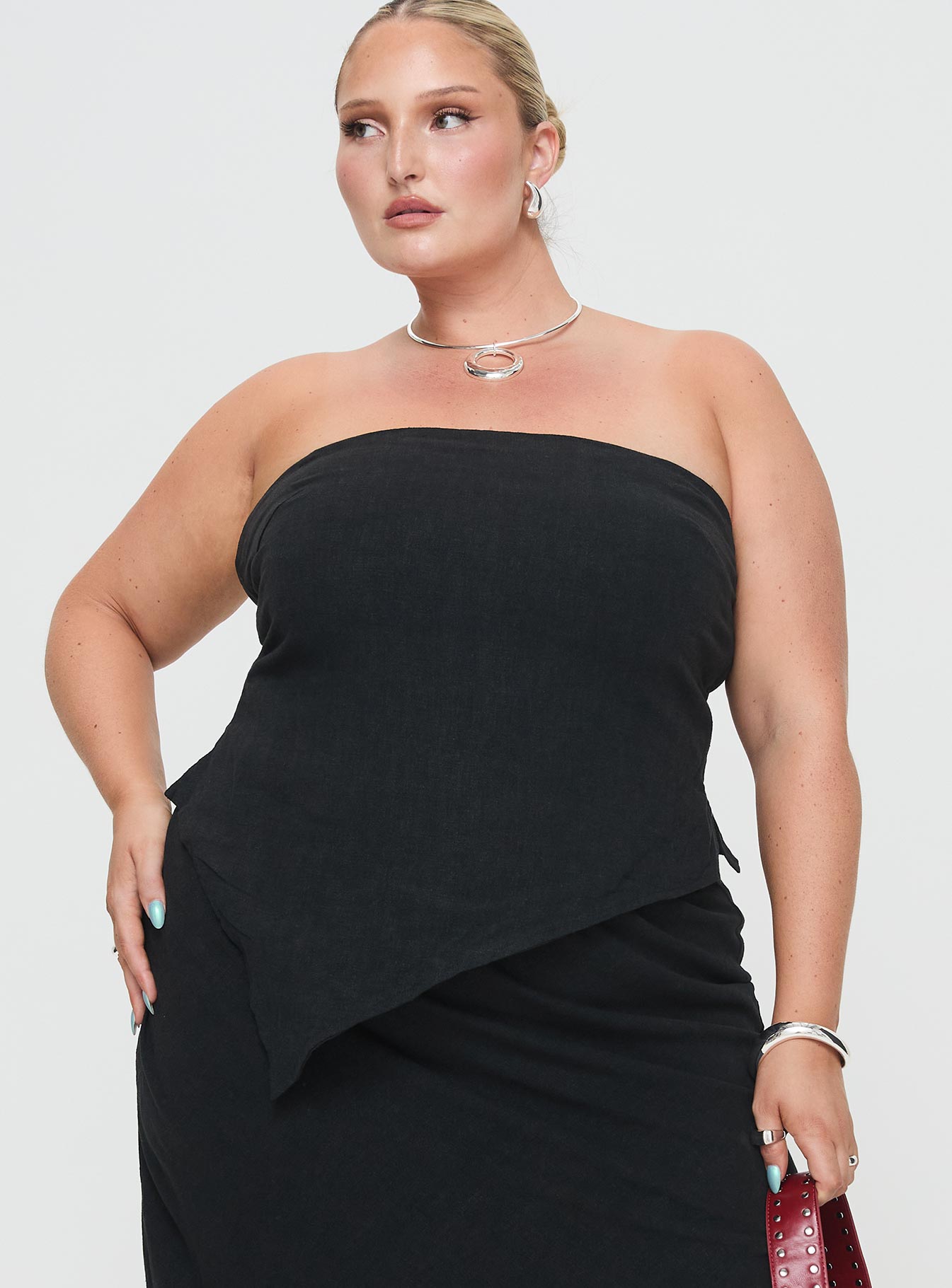 Birdie Asymmetric Linen Blend Top Black Curve-Vipp Girl