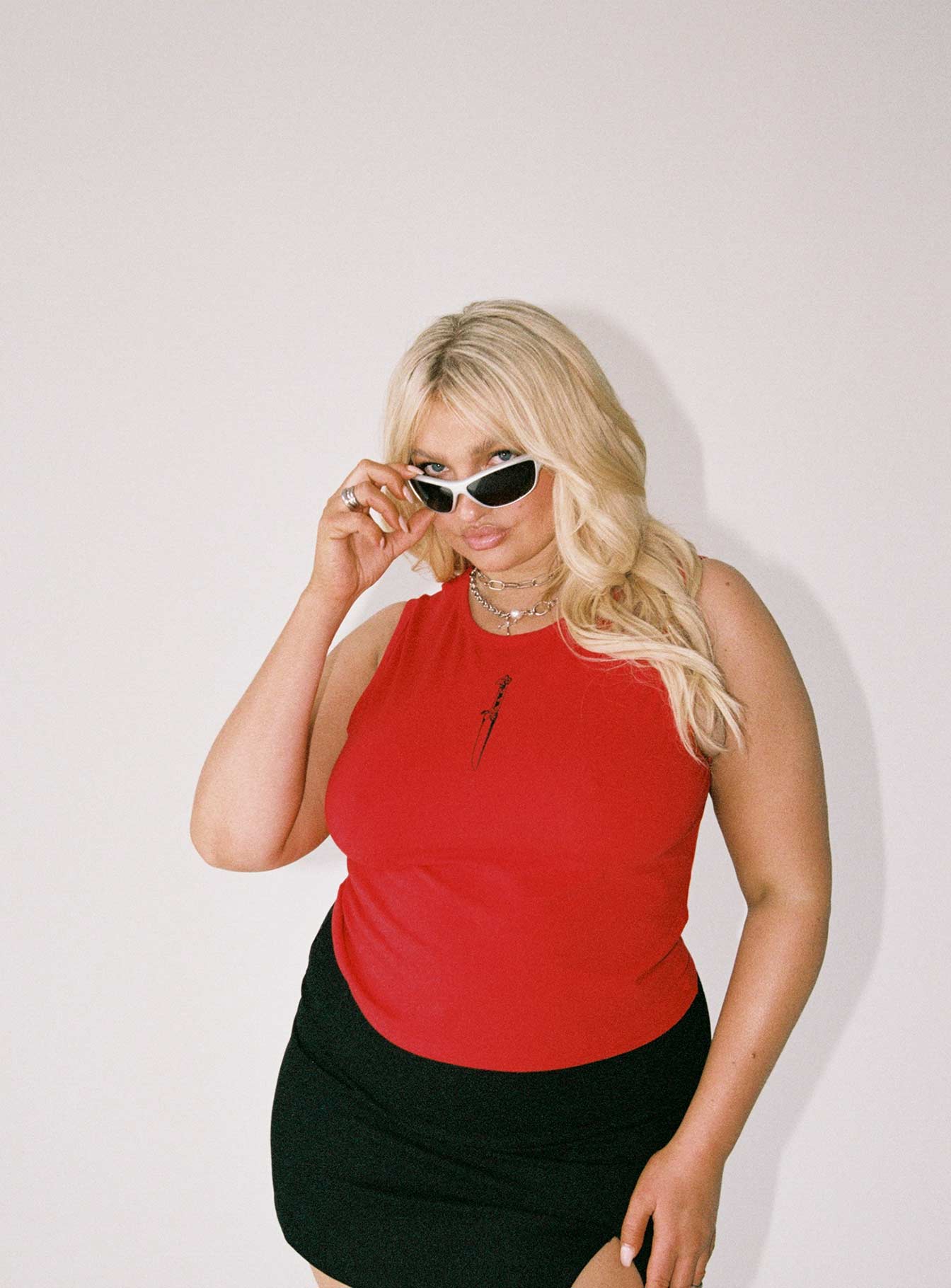 Dagger Tank Top Red Curve-Vipp Girl