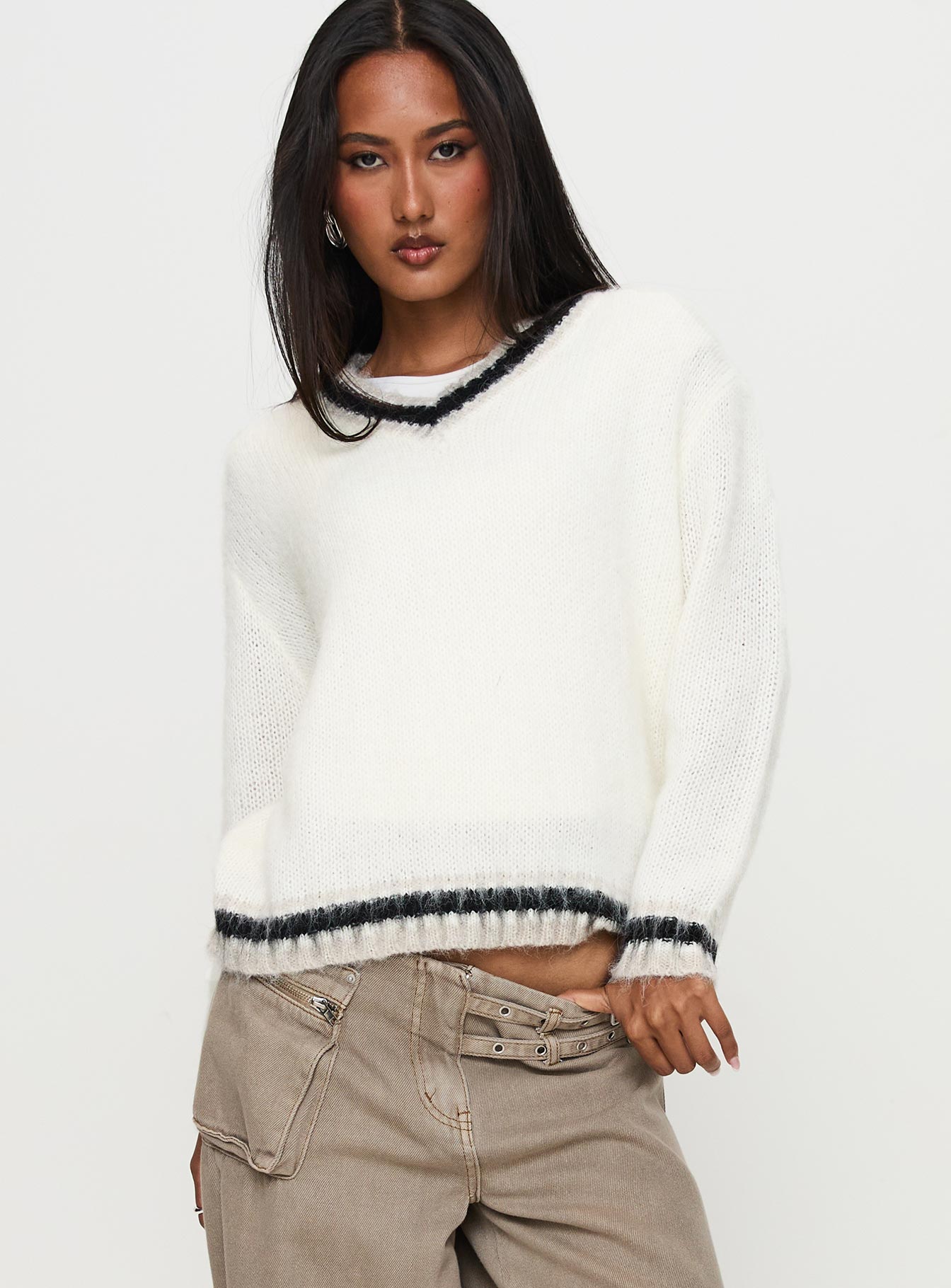 Federation V Neck Knit Sweater White-Vipp Girl