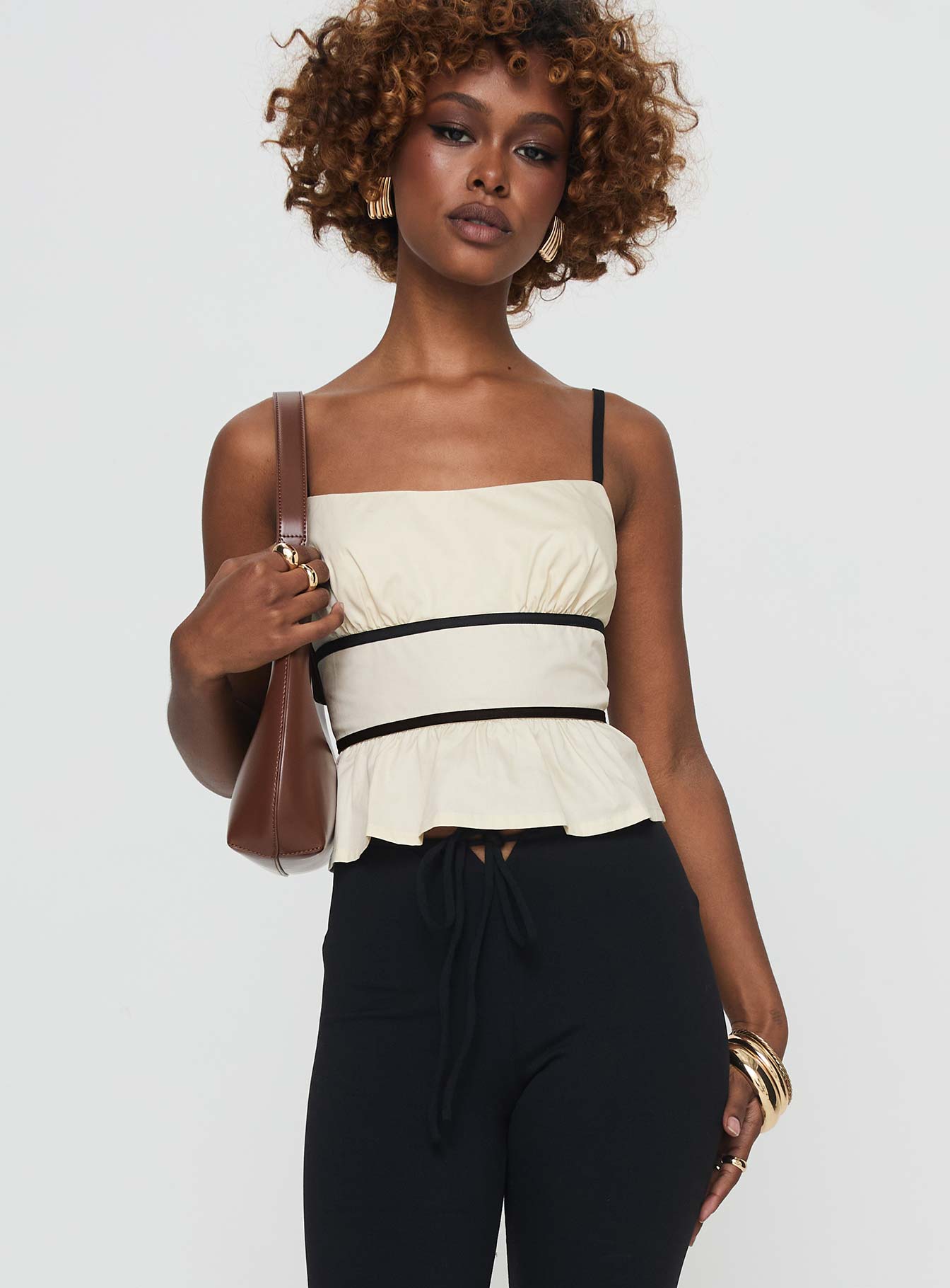 Daxon Top Cream / Black-Vipp Girl