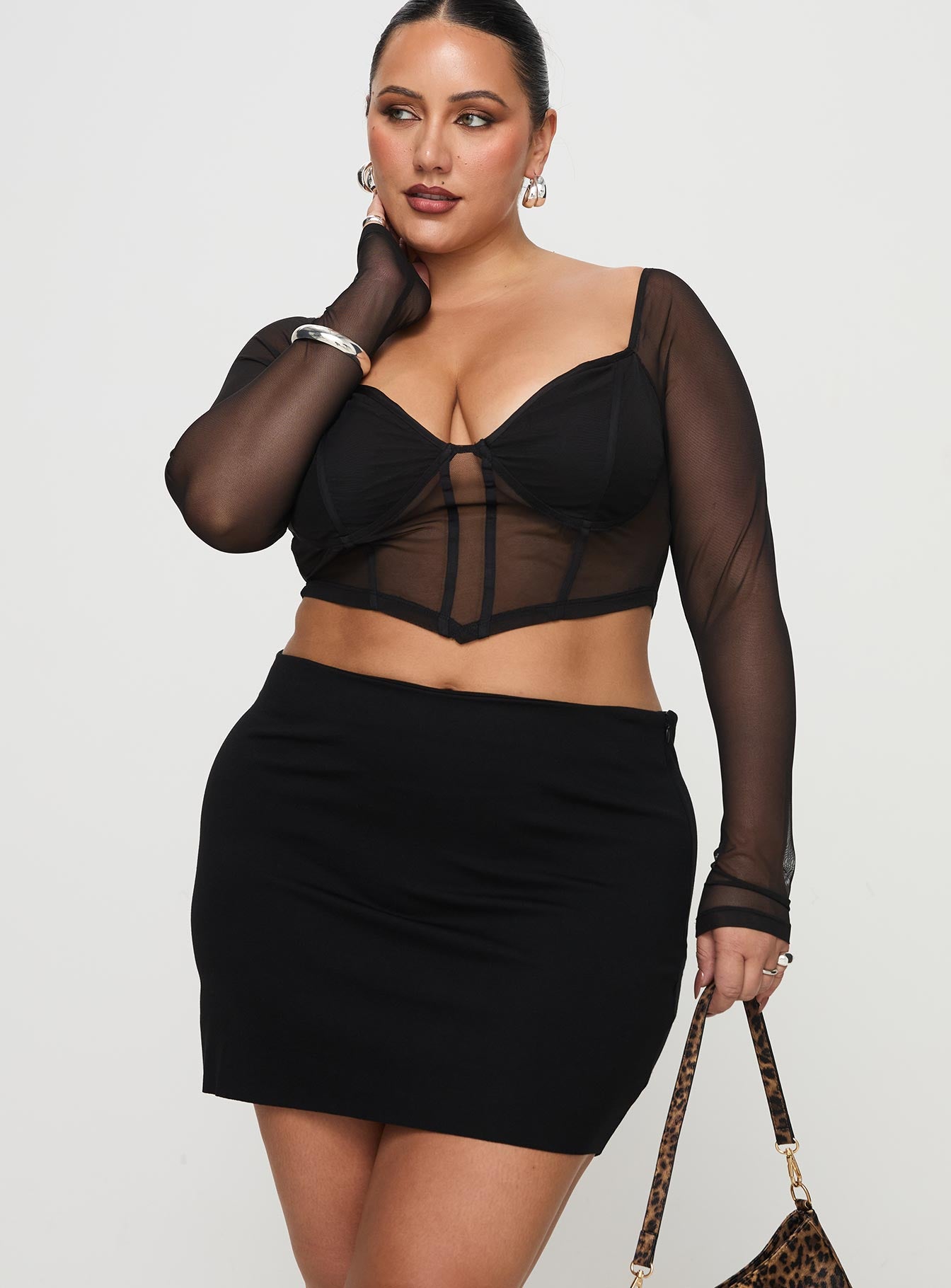Karley Low Waist Mini Skirt Black Curve-Vipp Girl