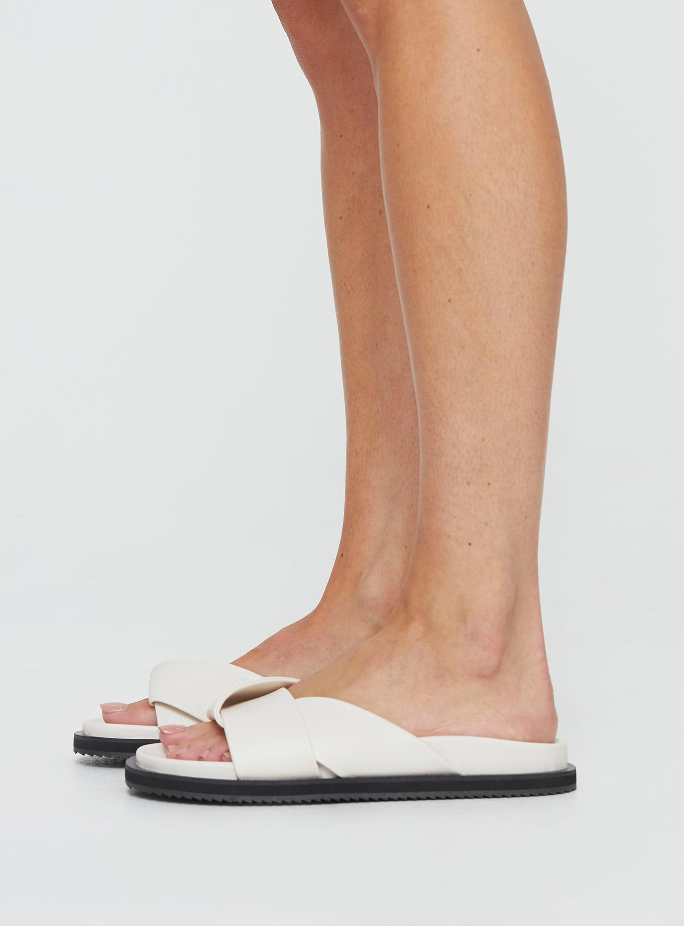 Billini Talen Slides Alabaster-Vipp Girl