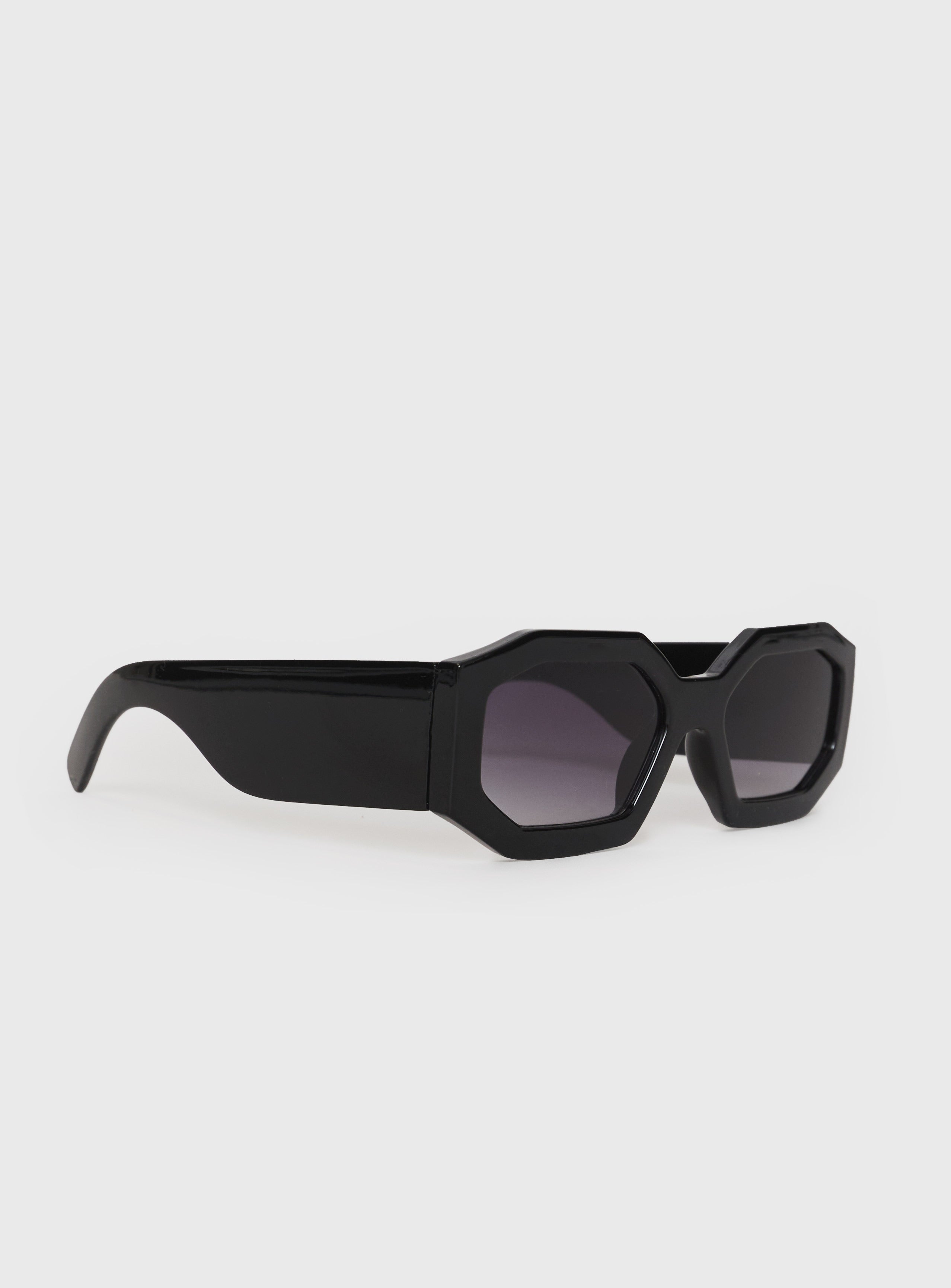 Memphas Sunglasses Black-Vipp Girl