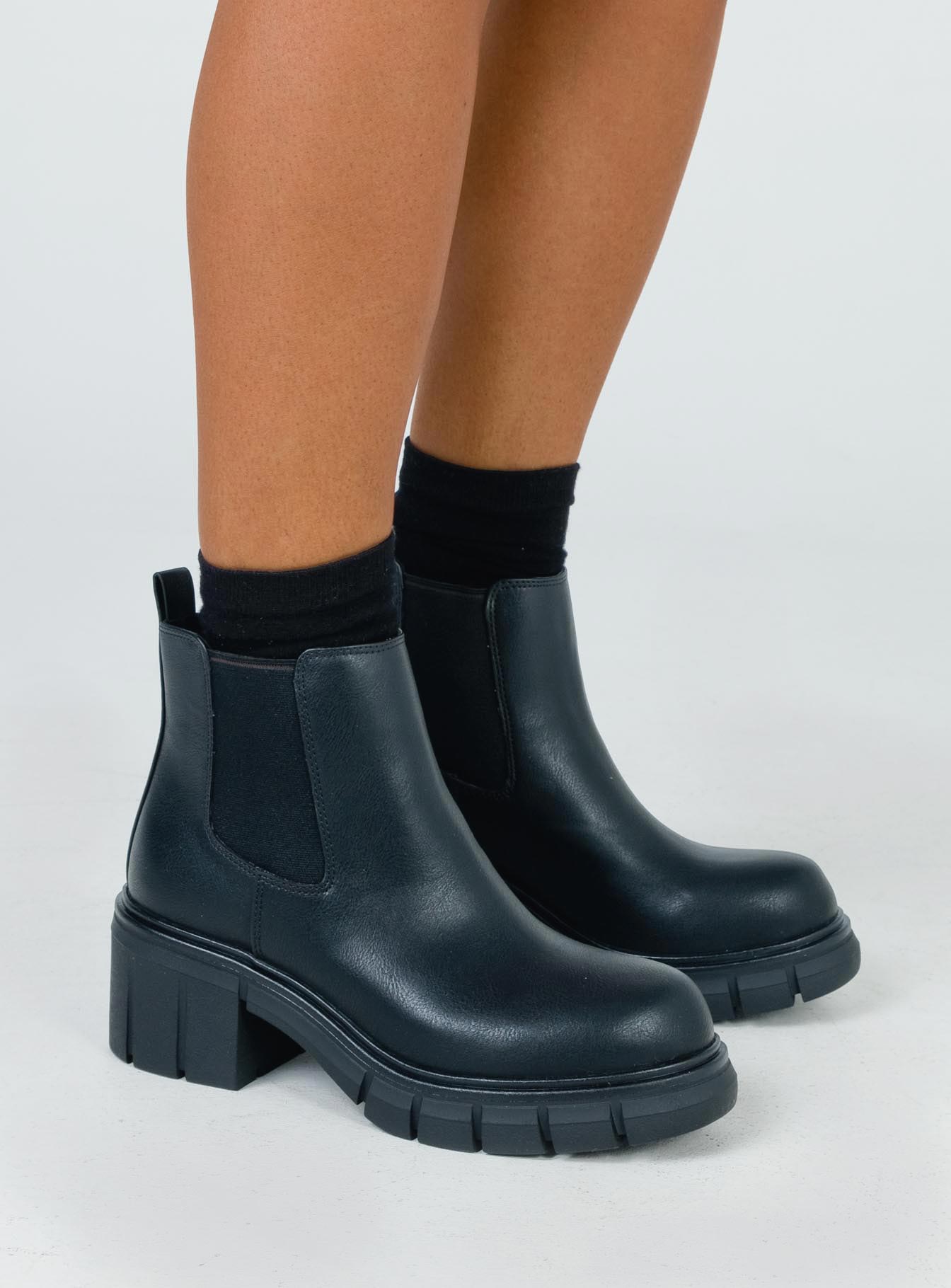 Damage Boots Black-Vipp Girl